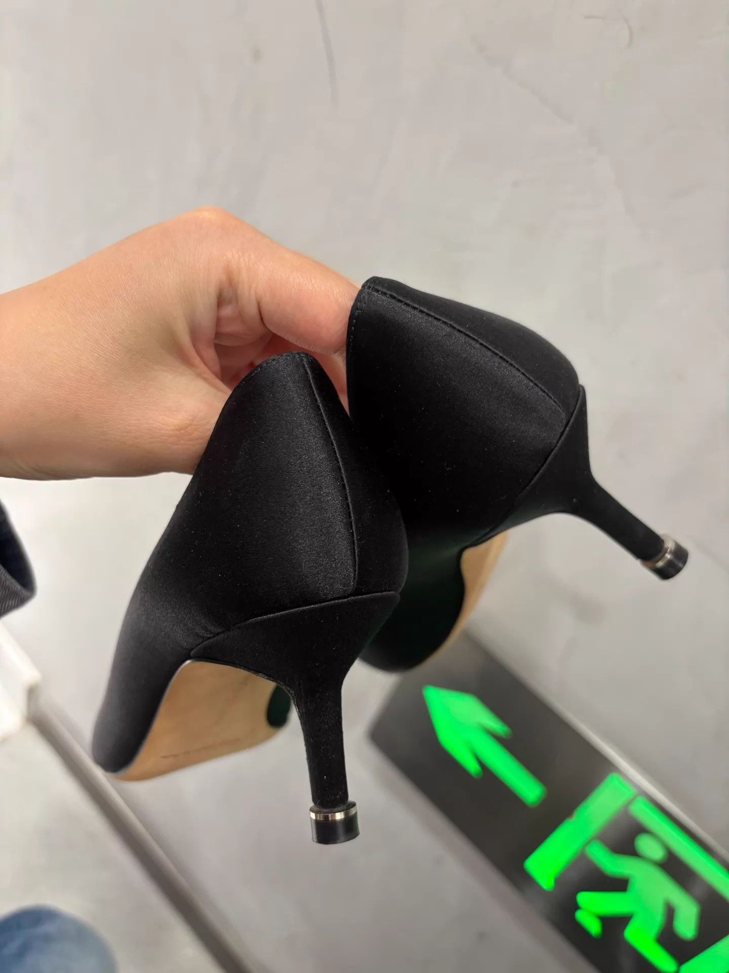 Manolo Blahnik MB Womens Black Satin SQ Crys Buckle Cat Heel 34.5 Size US 4 / IT 34 - 3 Thumbnail