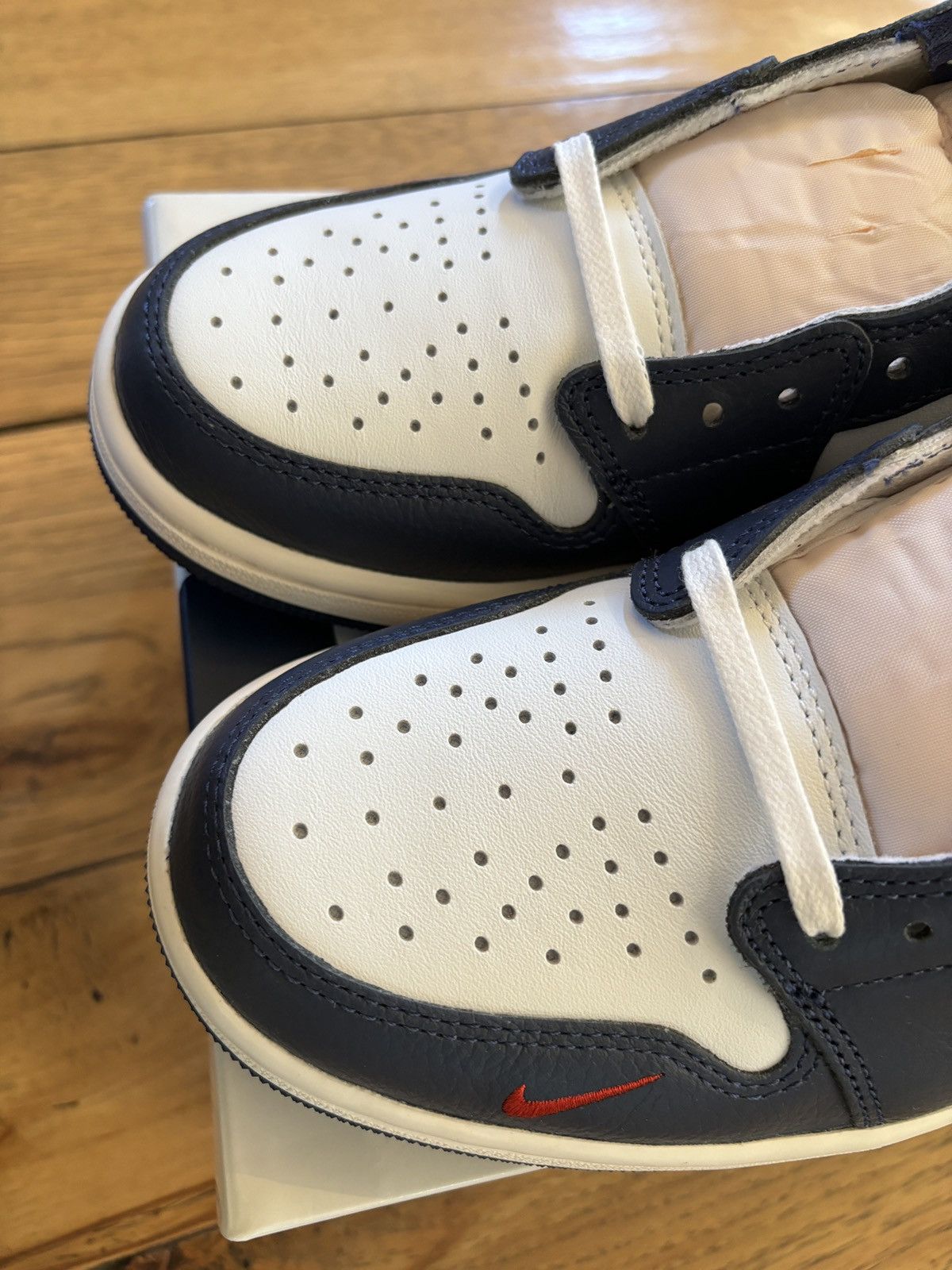 Jordan Brand × Nike Jordan 1 Low OG Howard University Size US 9 / EU 42 - 4 Thumbnail