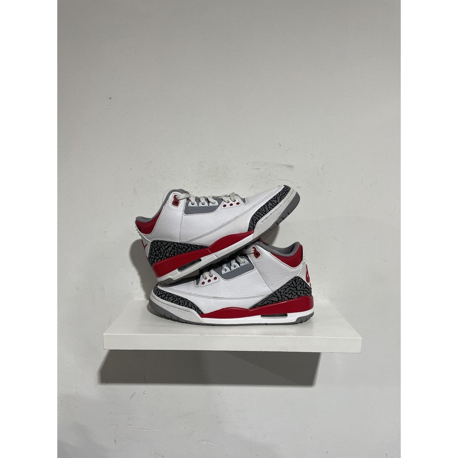 NIKE JORDAN FIRE RED SIZE 9.5 PREOWNED