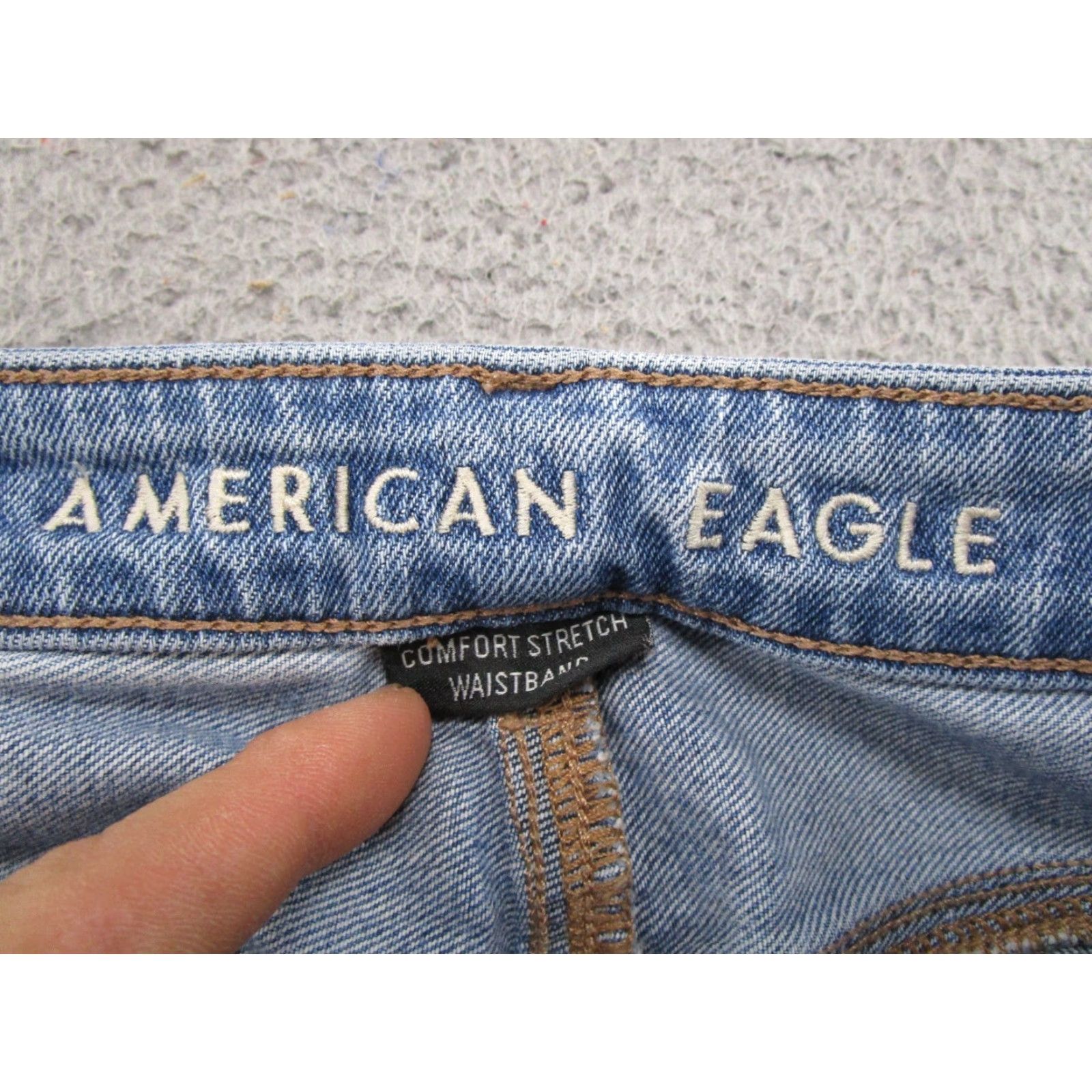 American Eagle Outfitters American Eagle Outfitters Jeans Distressed Mom Denim 5-Pocket Stretch Comfort High Rise Womens Size 4 Blue Vintage No N/A Size 27" / US 4 / IT 40 - 4 Thumbnail
