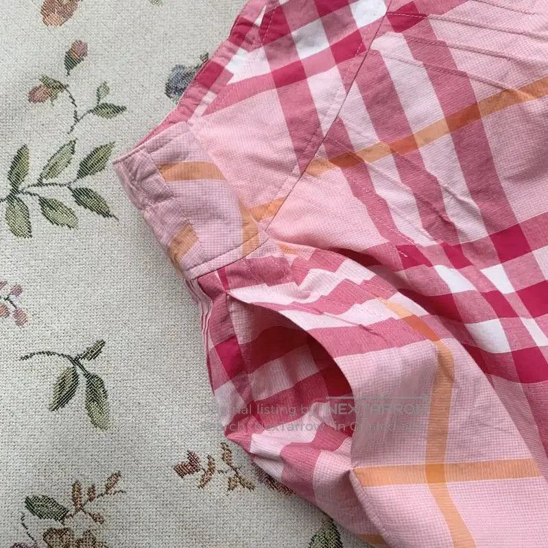 Burberry Burberry Pink Plaid Pleated Skirt for Women. Size 23" - 4 Thumbnail