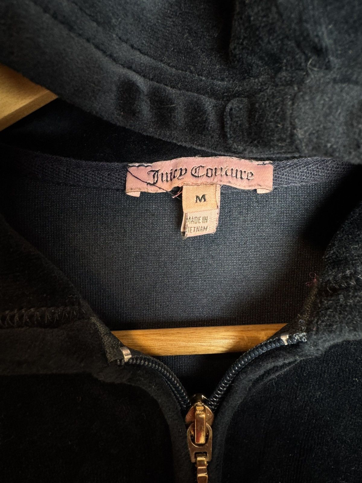 Juicy Couture Vintage Juicy Couture Velour Zip Up Hoodie Size M / US 6-8 / IT 42-44 - 4 Thumbnail