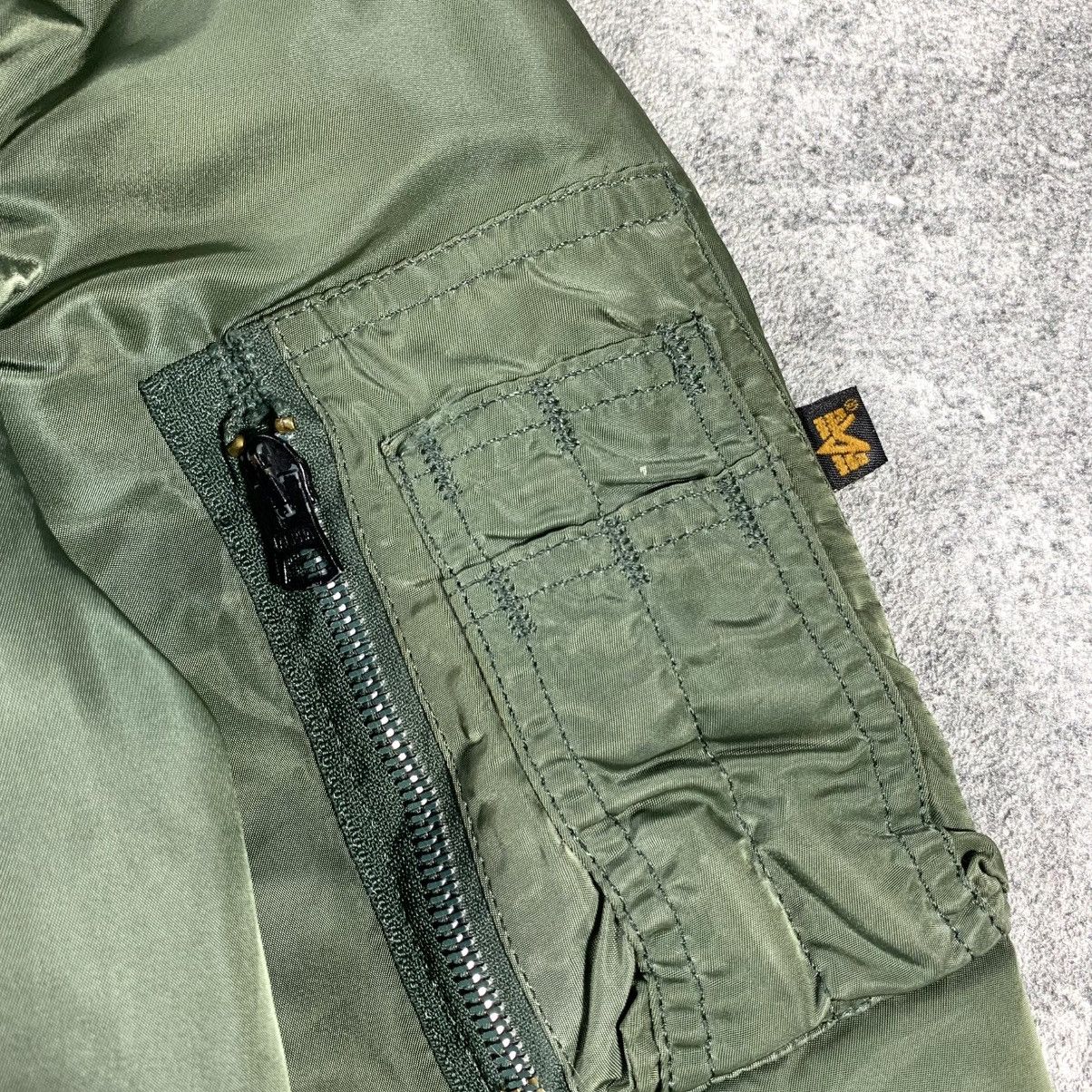 Vintage (SOLD OUT)Vintage 90’s J51 Alpha Industries Bomber MA-1 Size US L / EU 52-54 / 3 - 6 Thumbnail