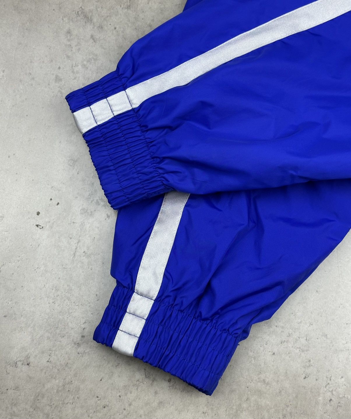 Lotto Sport QUEENS PARK RANGERS FOOTBALL SOCCER JACKET LOTTO Size Large Size US L / EU 52-54 / 3 - 9 Thumbnail