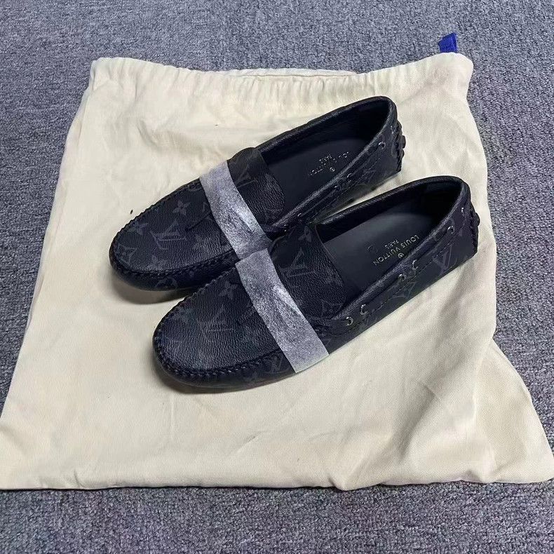 Louis Vuitton Louis Vuitton Black presbyopic logo low-top casual Doudou Size US 7.5 / EU 40-41 - 1 Thumbnail