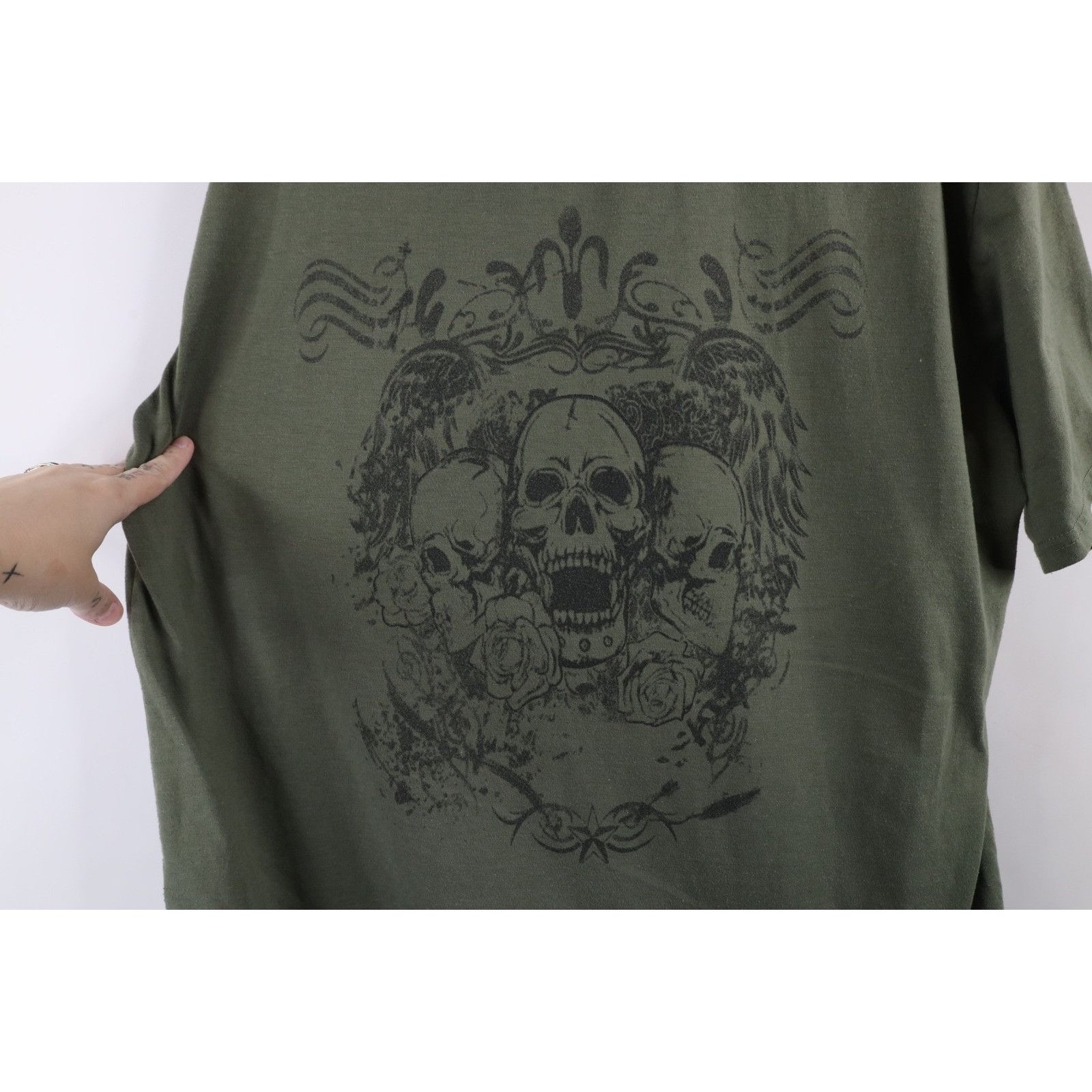 Vintage Vintage Y2K Streetwear Tribal Wings Flower Skull T-Shirt Size US XL / EU 56 / 4 - 4 Thumbnail