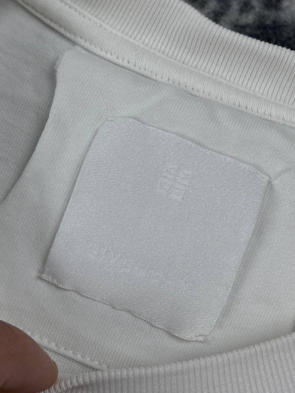 Givenchy Givenchy Embroidered Big Logo T-Shirt Men Size L White Size US L / EU 52-54 / 3 - 12 Thumbnail