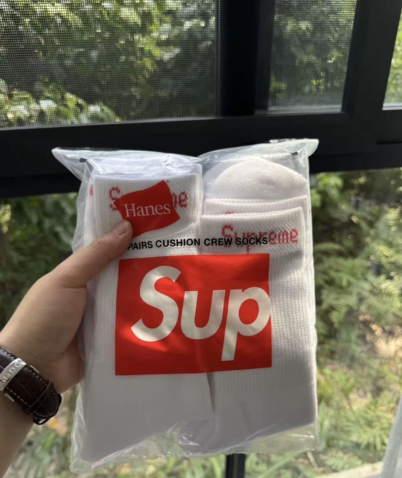 Supreme Supreme x Hanes 4 Pairs Cushion Crew Socks Size ONE SIZE - 3 Thumbnail