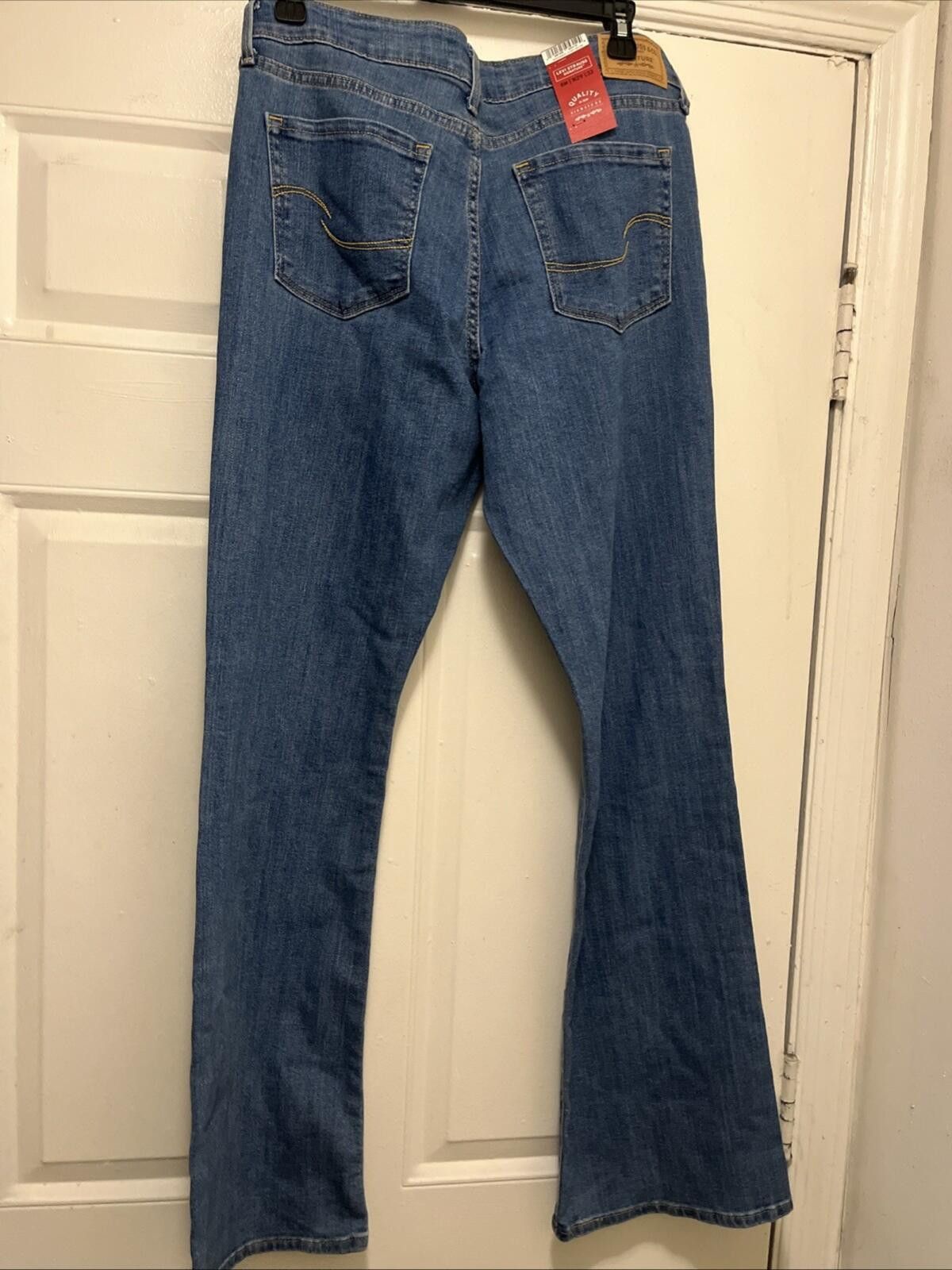 Levi's Women’s Size 29x32 Levi’s Bootcut Jeans New With Tags Size 30" / US 8 / IT 44 - 5 Thumbnail