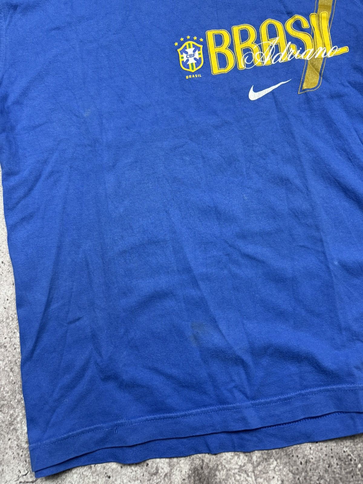 Nike Vintage Nike Brazil Y2K #7 Adriano Soccer Jersey Shirt Size US L / EU 52-54 / 3 - 4 Thumbnail