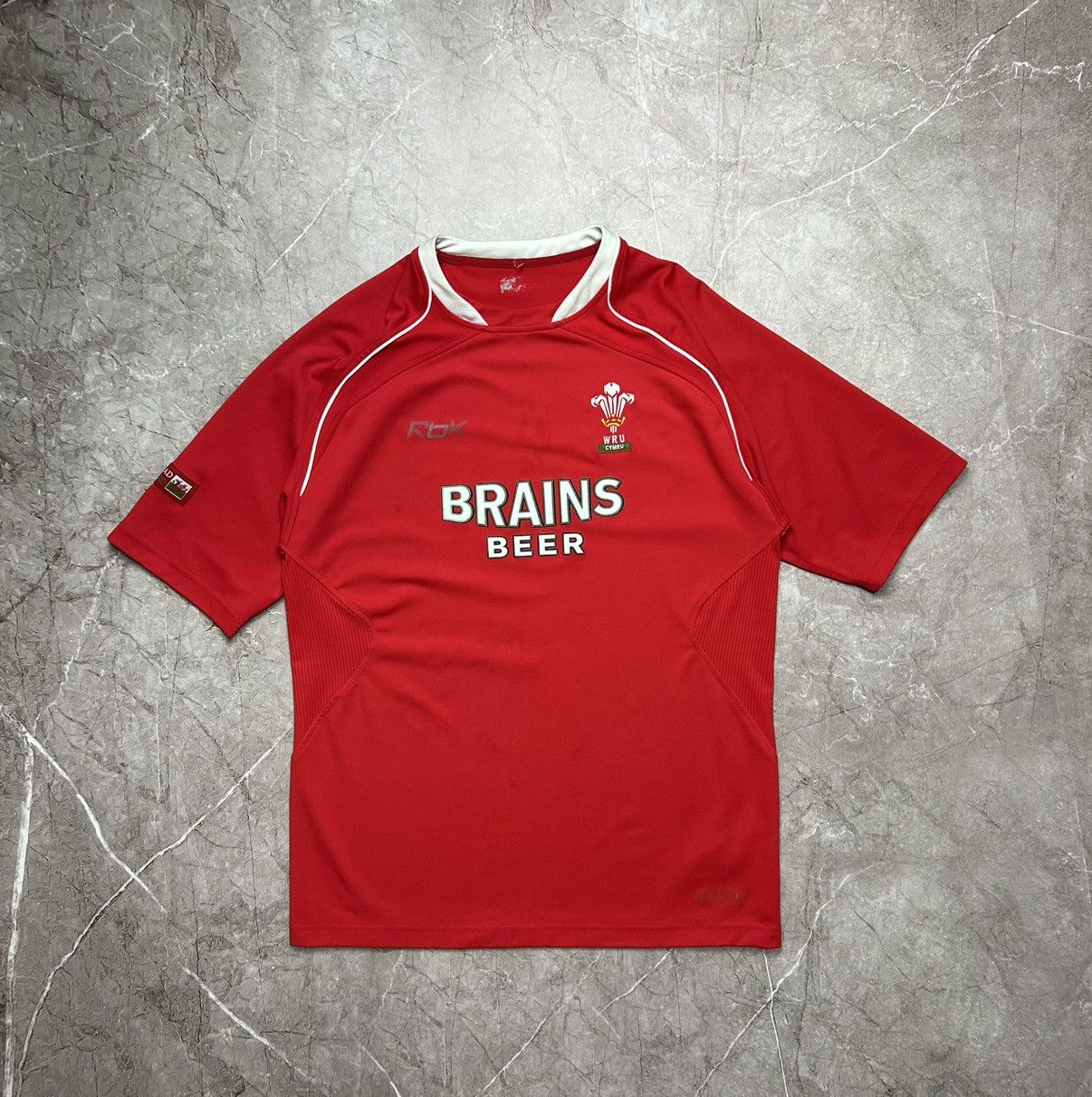 Vintage Vintage Reebok Wales Rugby Jersey 2000s Size US L / EU 52-54 / 3 - 4 Thumbnail