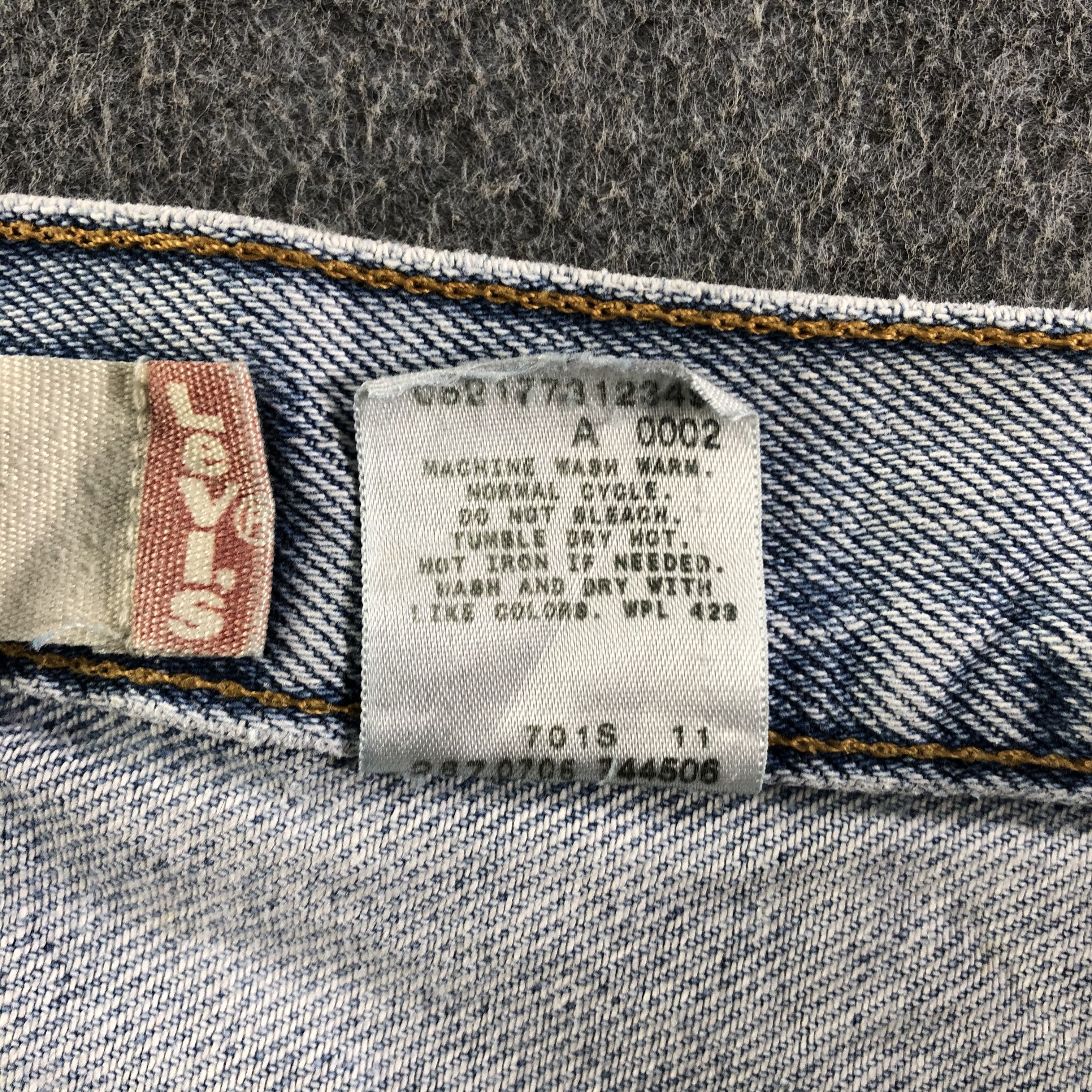 Levi's Vintage Light Wash Levis 550 Jeans-J3190 Size US 33 - 13 Thumbnail