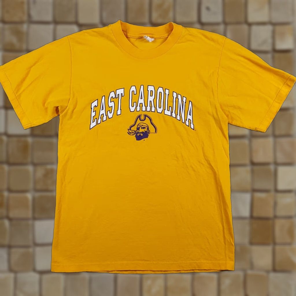 Vintage Vintage East Carolina Pirates NCAA Football T-Shirt Men Large Yellow College Retro 90s Y2K Size US L / EU 52-54 / 3 - 1 Thumbnail