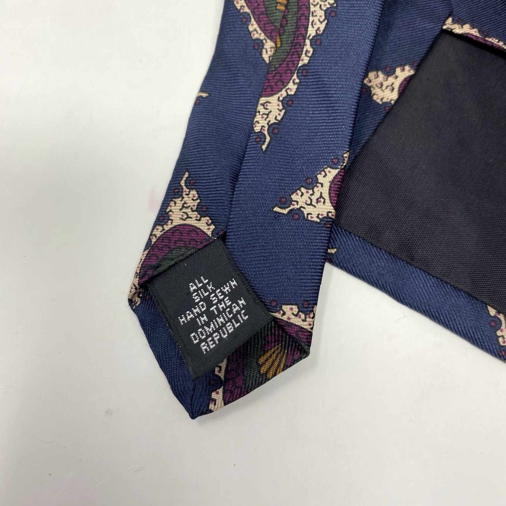Lord & Taylor VINTAGE LORD & TAYLOR Silk Tie Blue Purple Medallion Geometric Hand Sewn Size ONE SIZE - 4 Thumbnail