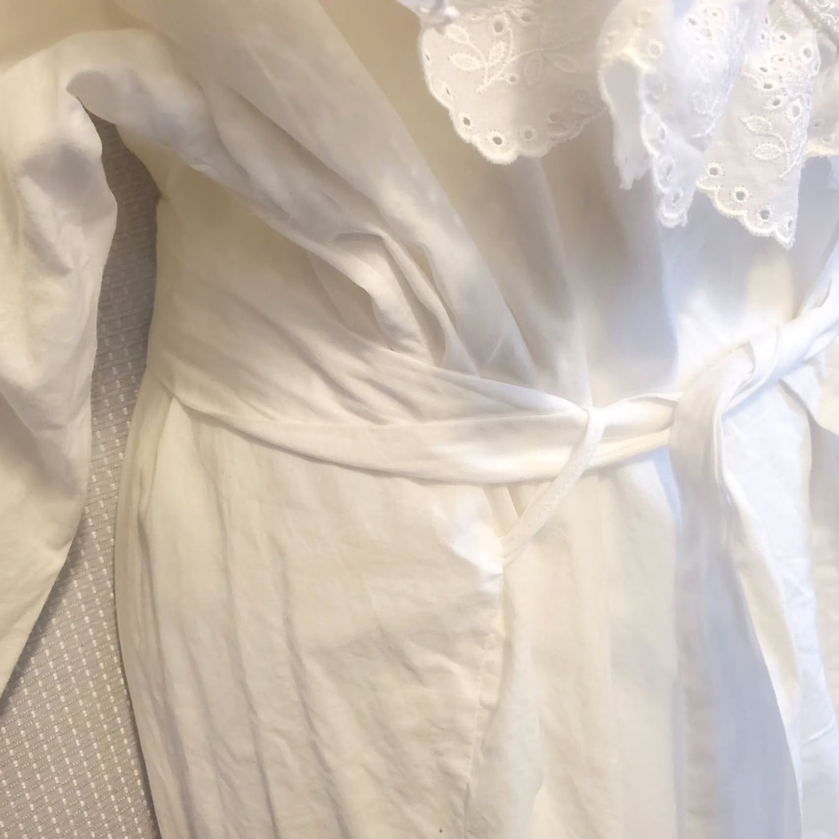 Victoria's Secret VINTAGE Victoria's Secret Robe Lace 70s White Victorian Cottage OSFM Mini/Minimalist 50" Shoulder to Hem Womens Size ONE SIZE - 6 Thumbnail