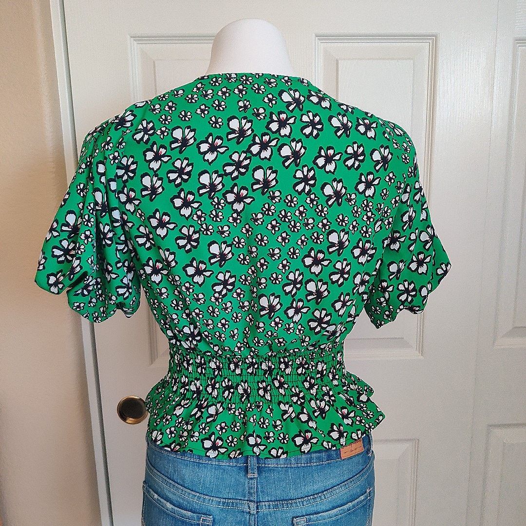 Topshop Topshop Green Tie Neck Short Sleeve Floral Top sz 2 Size XS / US 0-2 / IT 36-38 - 3 Thumbnail