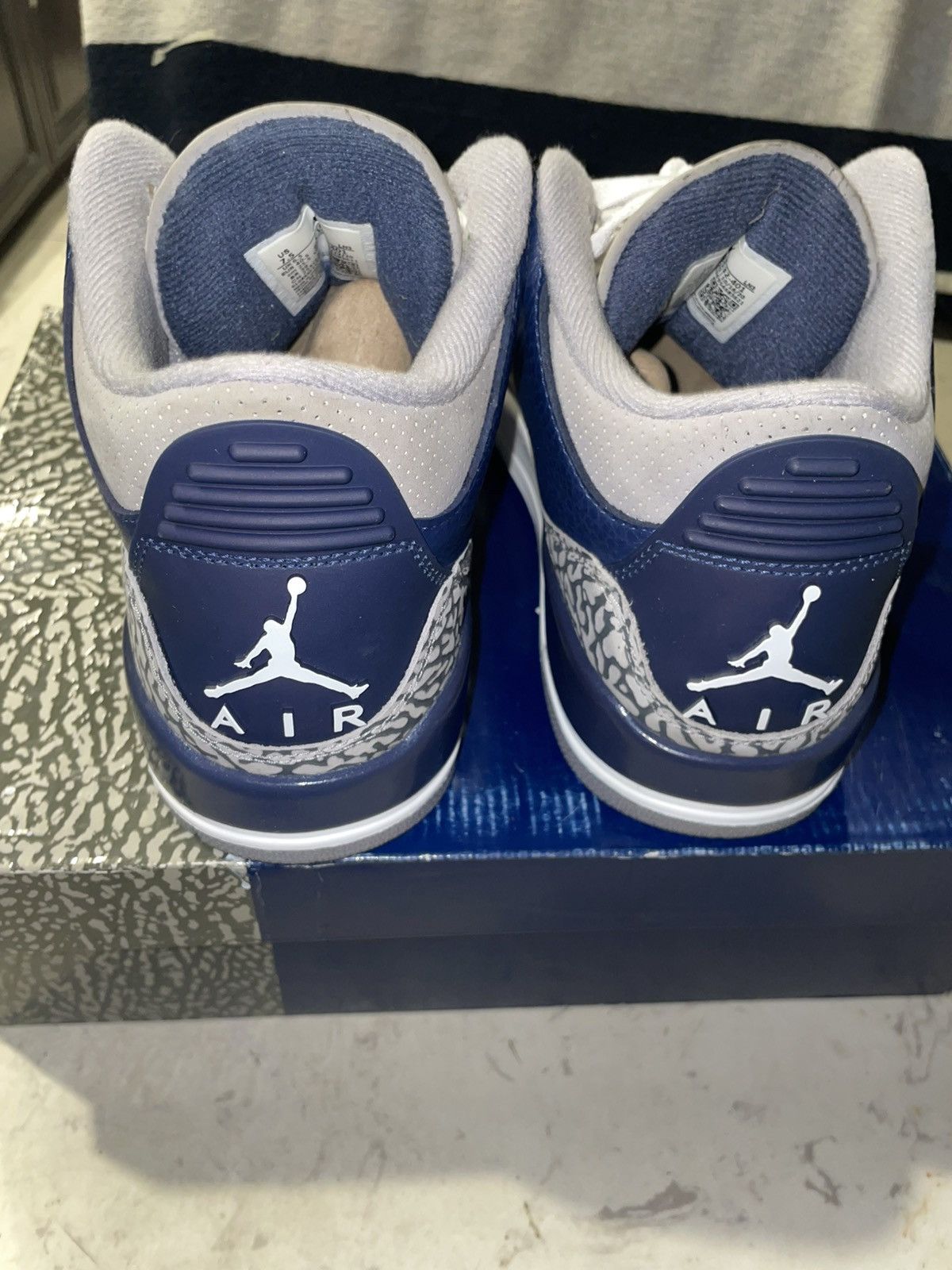 Jordan Brand Jordan 3’s Georgetown Size US 7.5 / EU 40-41 - 4 Thumbnail