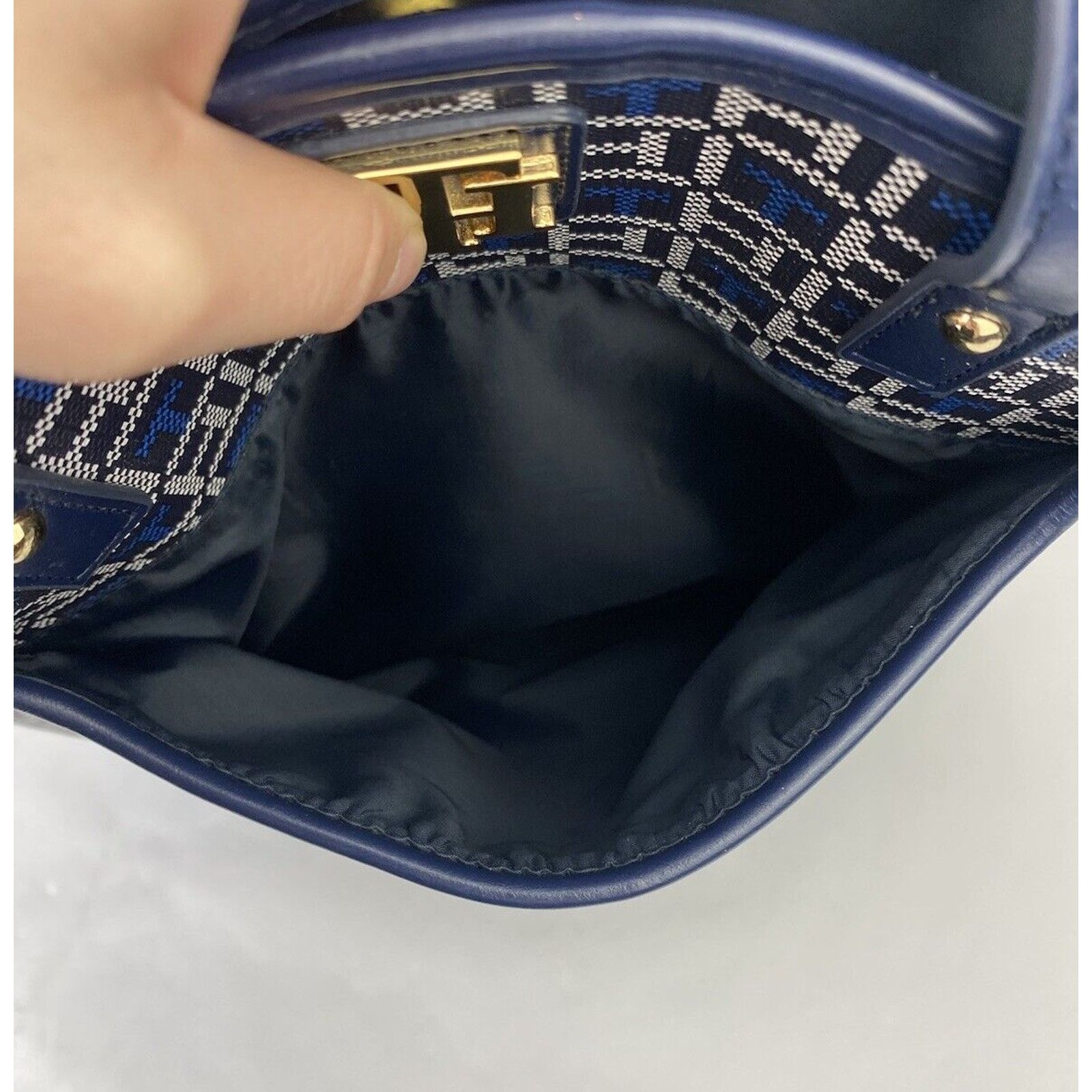 Tommy Hilfiger Tommy Hilfiger Blue Tote Logo Monogram Purse Shoulder Bag Size ONE SIZE - 19 Thumbnail