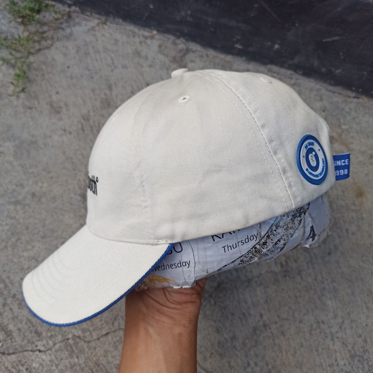 Arts & Science Archival.. 10 year bluetooth celebration hat Size ONE SIZE - 6 Thumbnail