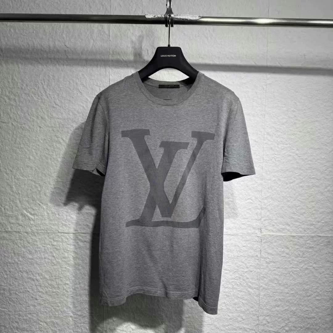 Louis Vuitton Louis Vuitton Gray Big Logo T-Shirt Size US M / EU 48-50 / 2 - 1 Thumbnail