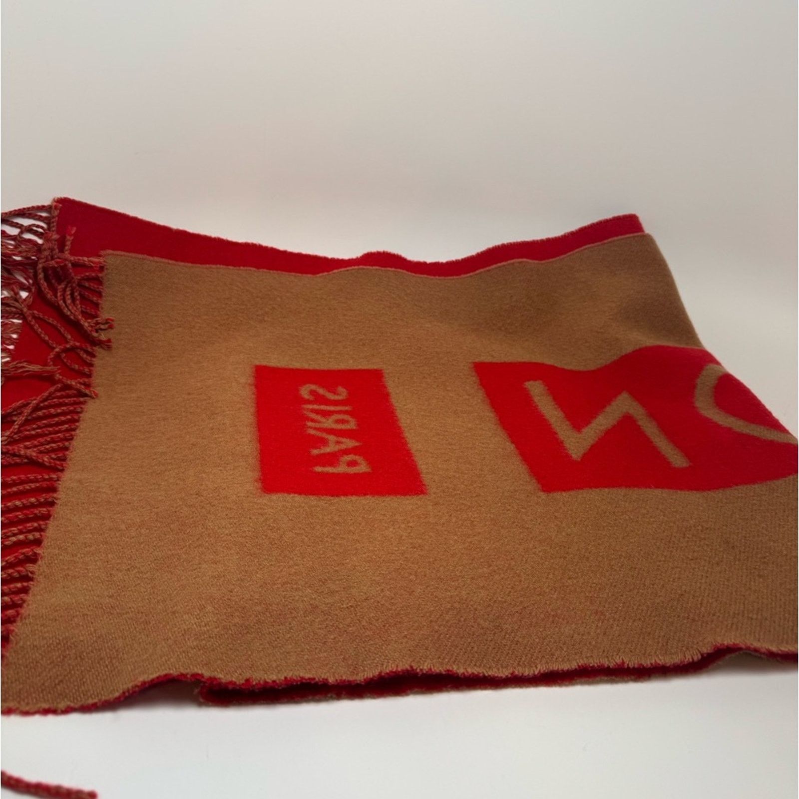 Louis Vuitton Louis Vuitton Red & Camel Double Sided 100% Cashmere Scarf Size ONE SIZE - 14 Thumbnail