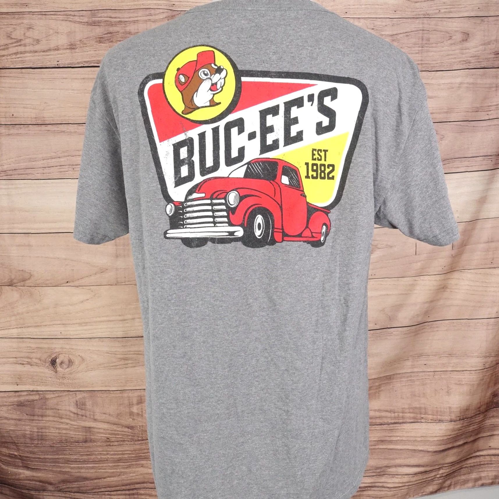 Logo 7 VINTAGE Buc-ee's Shirt Mens Large Gray Graphic Truck Logo 1982 Buc-ee's EST 1982 Mens Short Sleeve Crew Neck Graphic Print Size US L / EU 52-54 / 3 - 4 Thumbnail