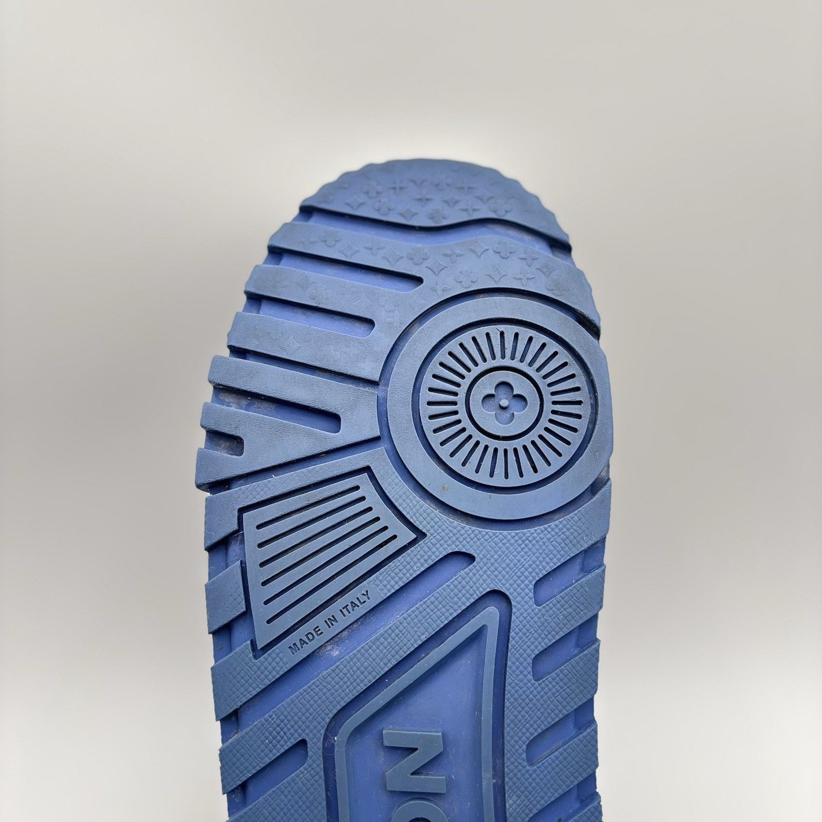 Louis Vuitton (11.5-12 US) Louis Vuitton Maxi ' Blue White ' Size US 12 / EU 45 - 10 Thumbnail