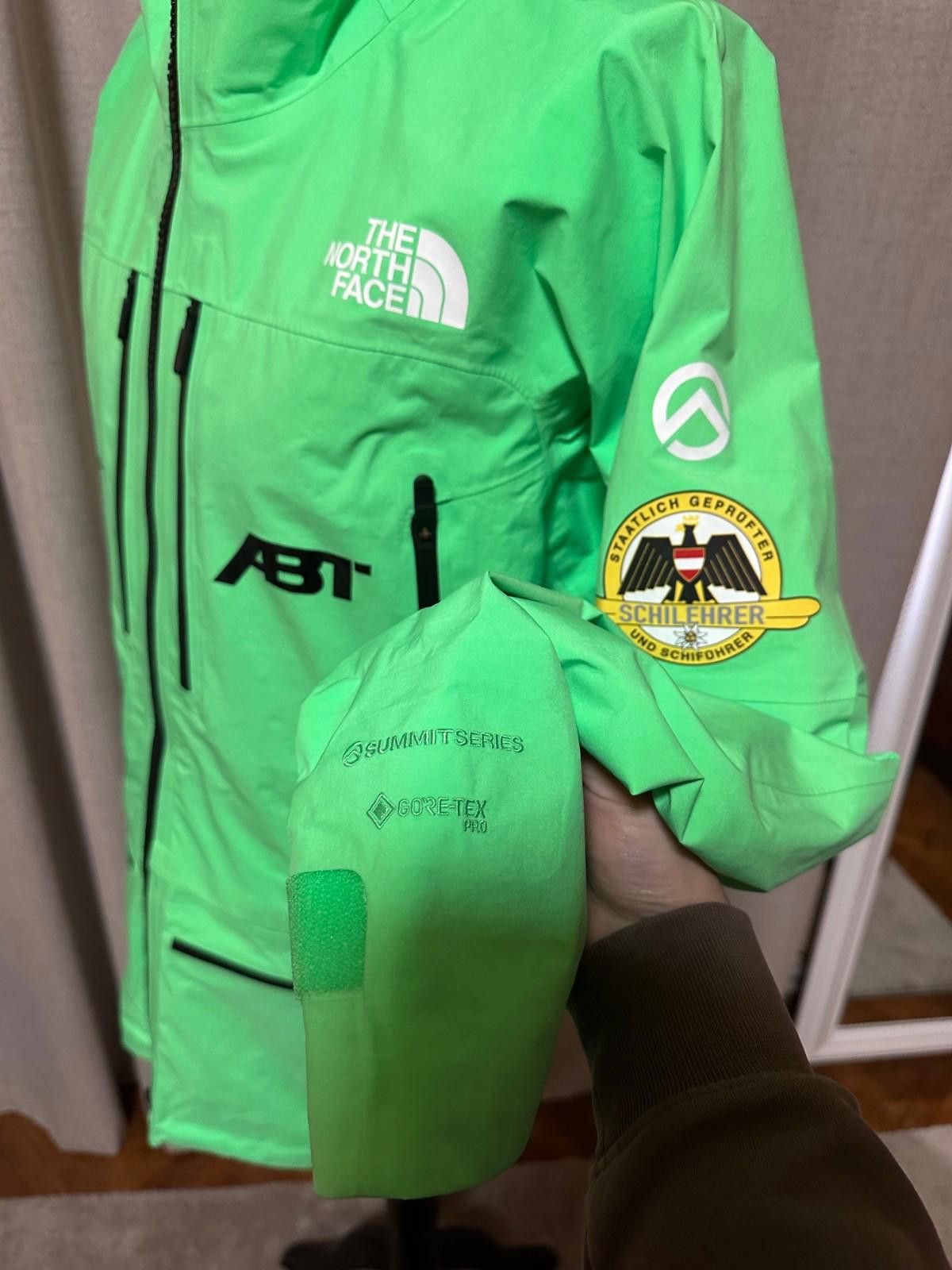 The North Face THE NORTH FACE Summit Tsirku GTX Pro Jacket Ski jacket Sz M Size US M / EU 48-50 / 2 - 6 Thumbnail