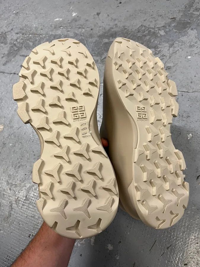 Givenchy × Vintage Givenchy Mallow Beige Shoes Size US 13 / EU 46 - 8 Thumbnail