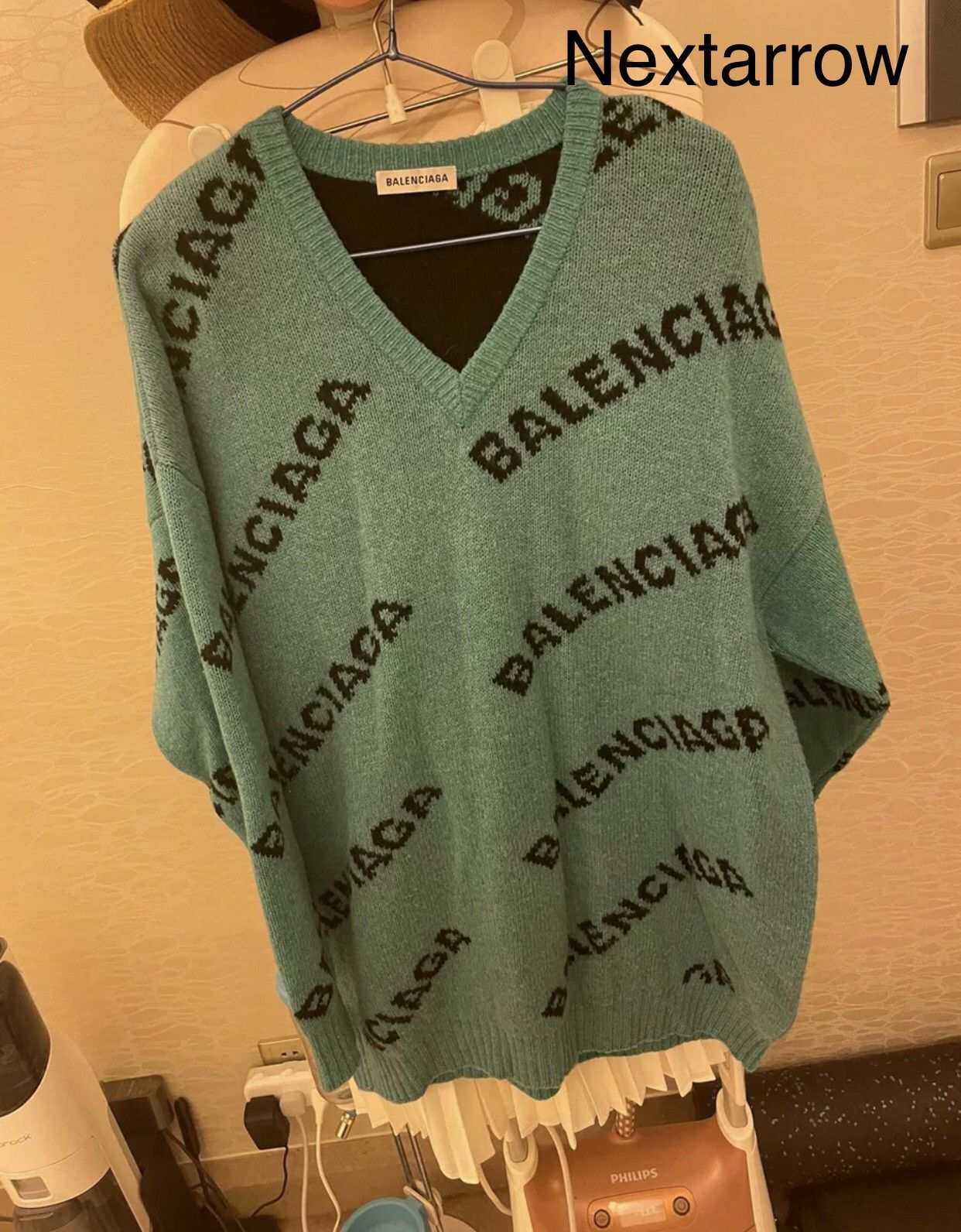 Balenciaga sweater2412-Nextarrow