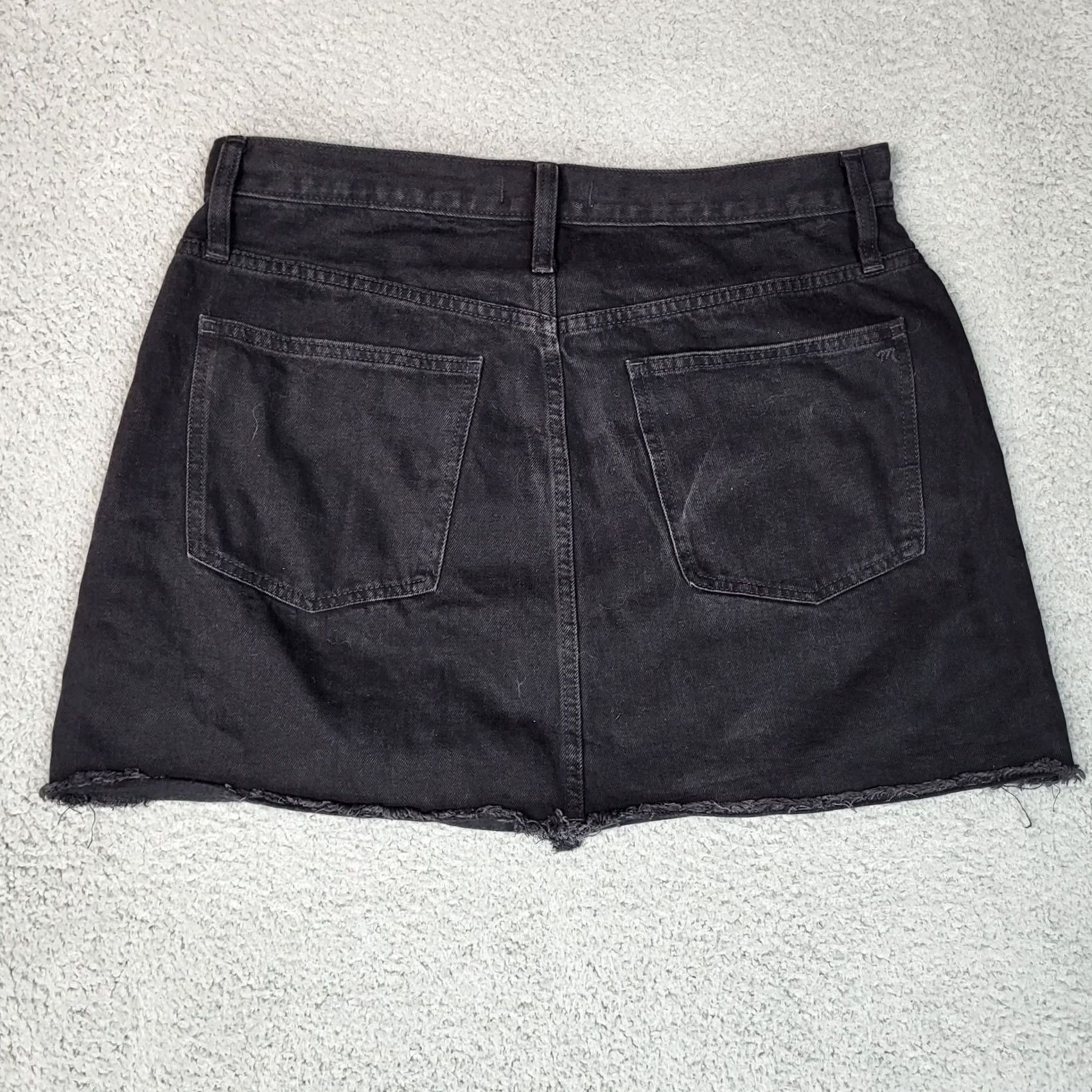 Madewell Madewell Skirt Women's black mini Denim 31 Size 31 Button Early 2000s style 31 Womens Size 24" / US 00 / IT 34 - 3 Thumbnail