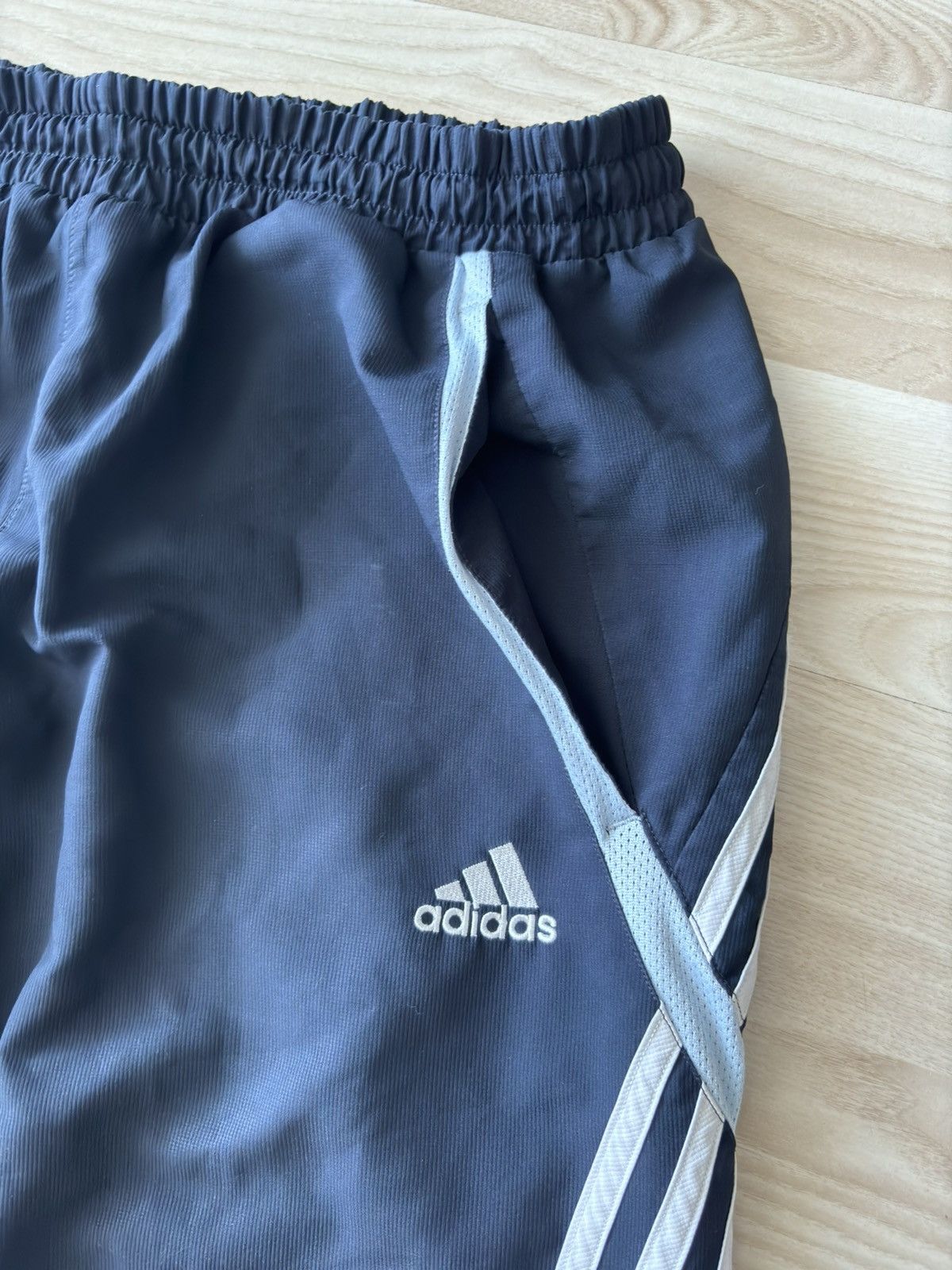 Adidas × Japanese Brand × Vintage Adidas nylon baggy sweatpants navy basic vintage 00s rare Size US 34 / EU 50 - 4 Thumbnail