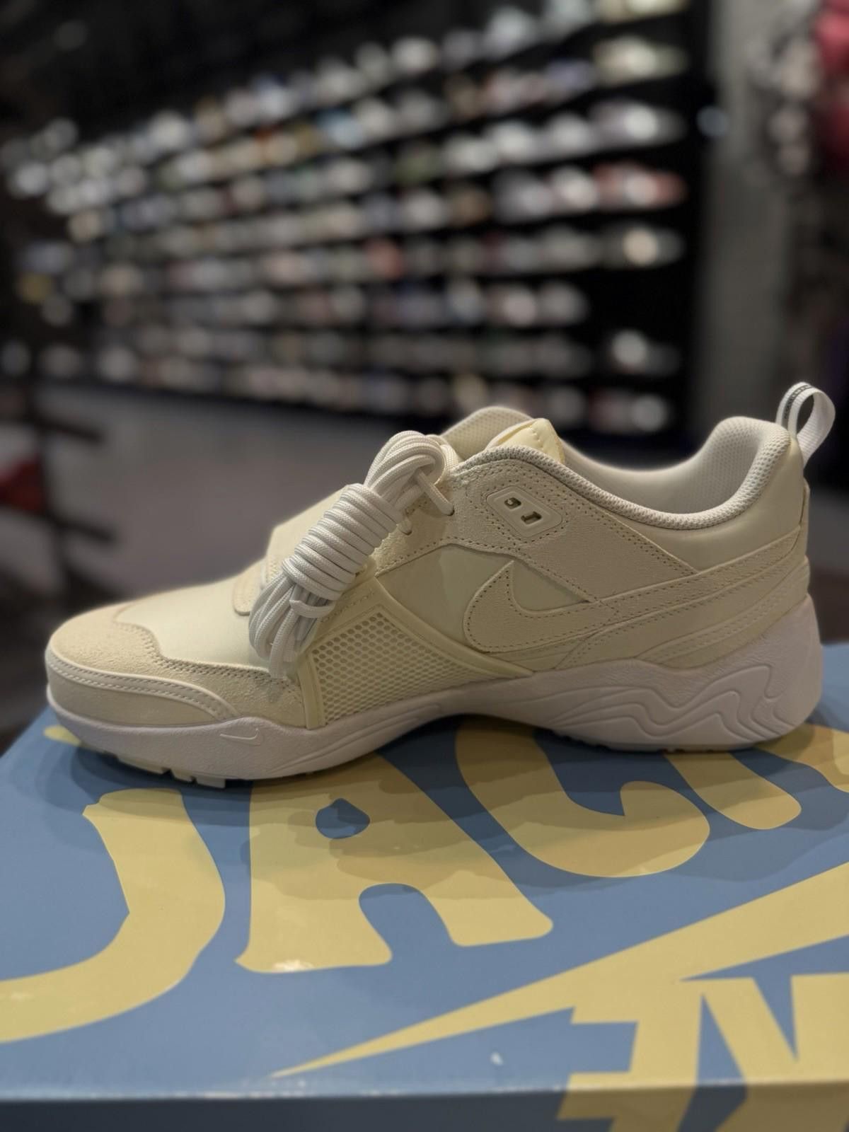 Nike Nike Travis Scott Zoom Field Jaxx SP Sail Size 13 White F&F Size US 13 / EU 46 - 11 Thumbnail