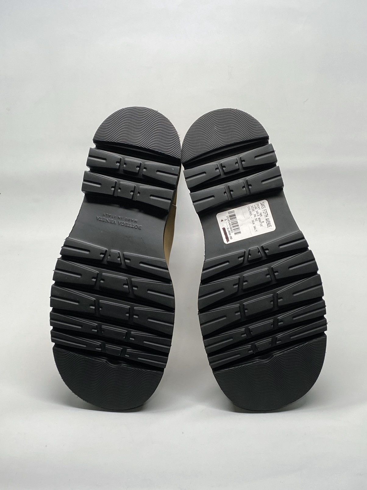 Bottega Veneta Bottega Veneta Lug Sole Leather Chelsea Boots size 36.5 Size US 6.5 / IT 36.5 - 11 Thumbnail