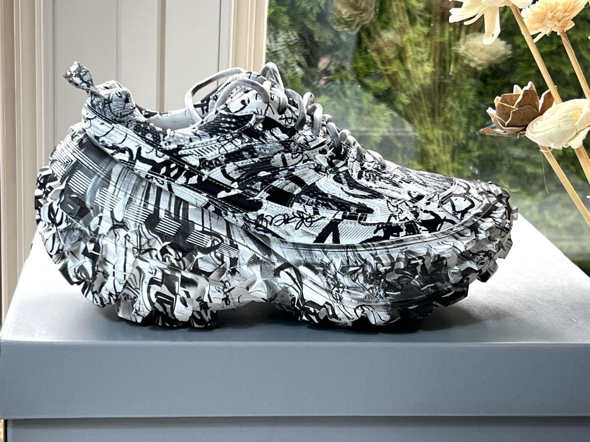 Balenciaga Balenciaga Men’s Graffiti Sneakers Brand New w Box Size US 10.5 / EU 43-44 - 3 Thumbnail