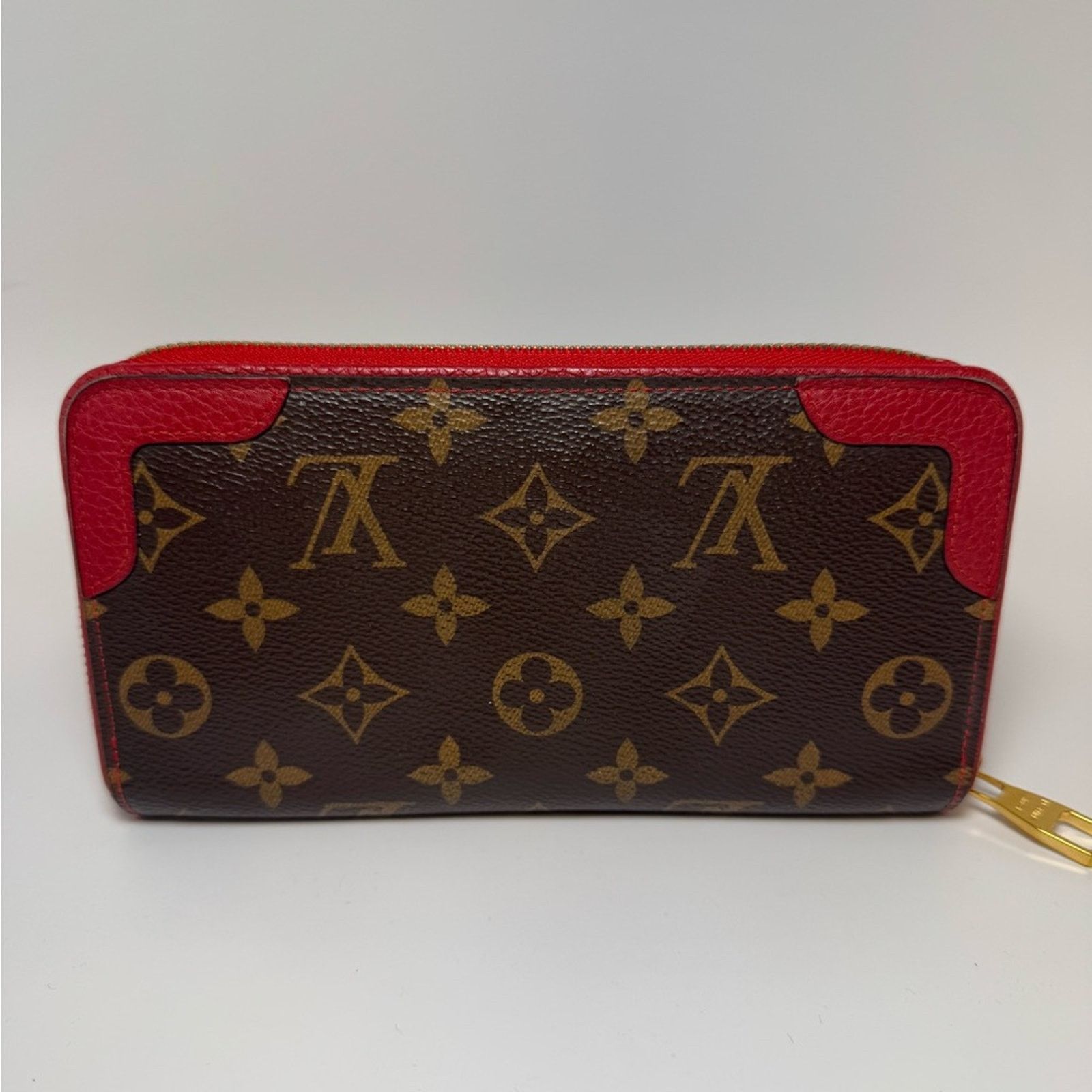 Louis Vuitton Louis Vuitton Retiro Zippy Wallet in Cerise Red Monogram Size ONE SIZE - 2 Thumbnail