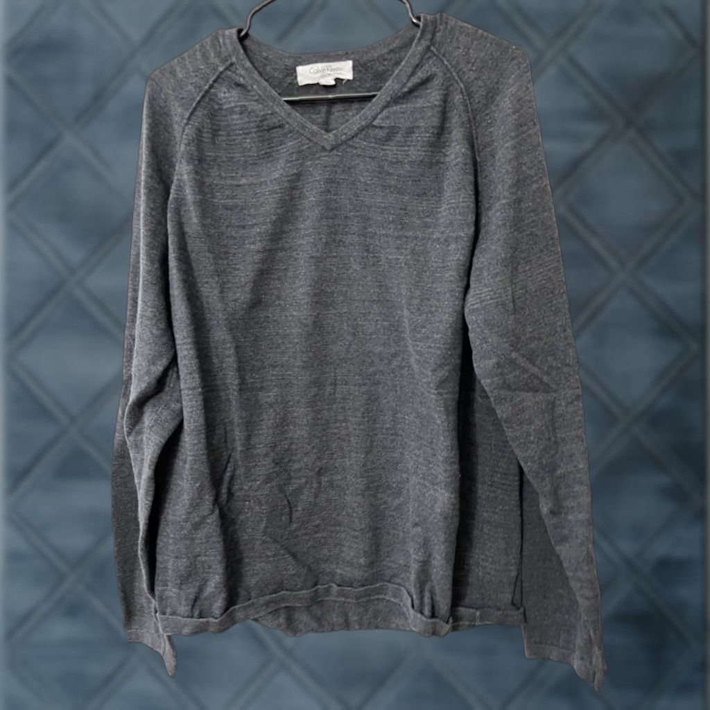 Calvin Klein Calvin Klein Mens V-Neck Long Sleeve Pullover Sweater XL Dark Gray Navy/Blue Two Tone Logo Embroidered Cotton Blend Knit Pullover Shirt? Size US XL / EU 56 / 4 - 1 Thumbnail