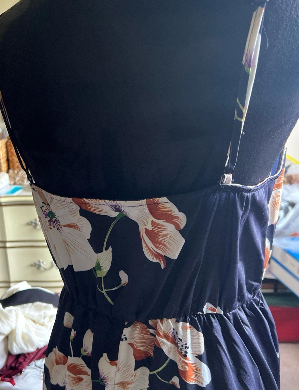 Shein Black floral maxi dress with V-neck, Size S / US 4 / IT 40 - 3 Thumbnail