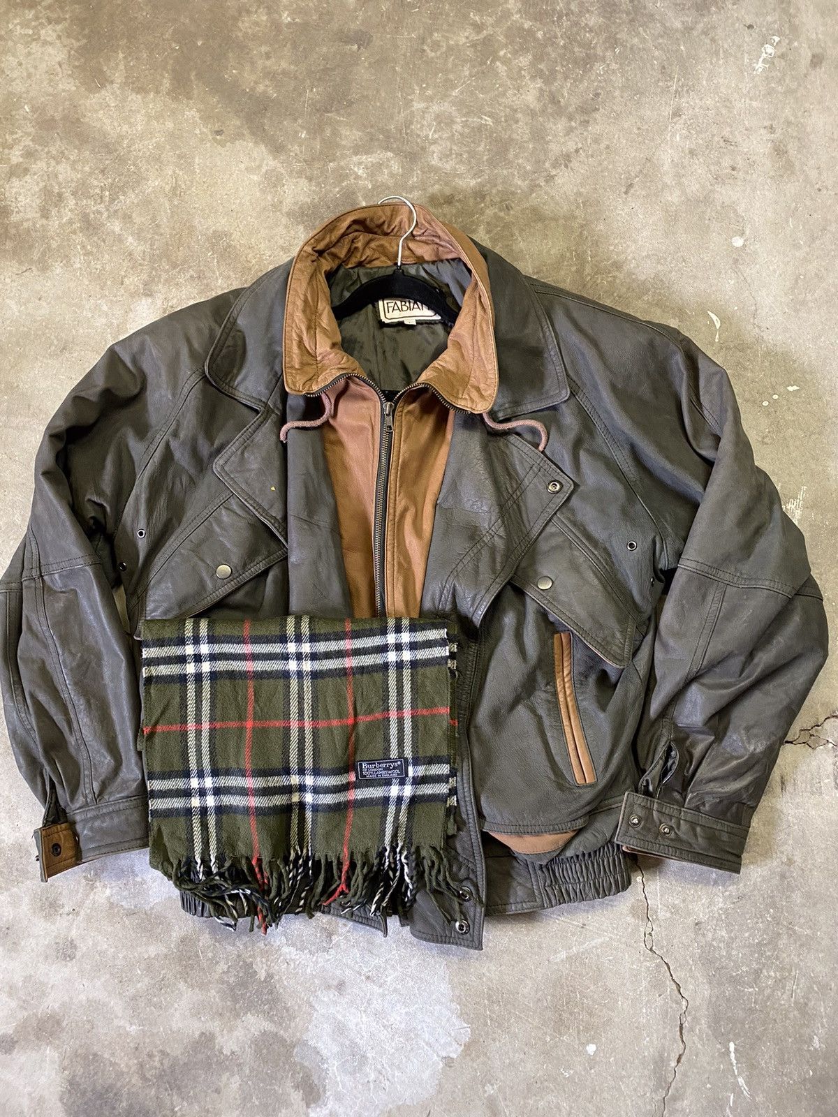 Other Leather bomber jacket paired with free Burberry scarf Size US L / EU 52-54 / 3 - 1 Thumbnail