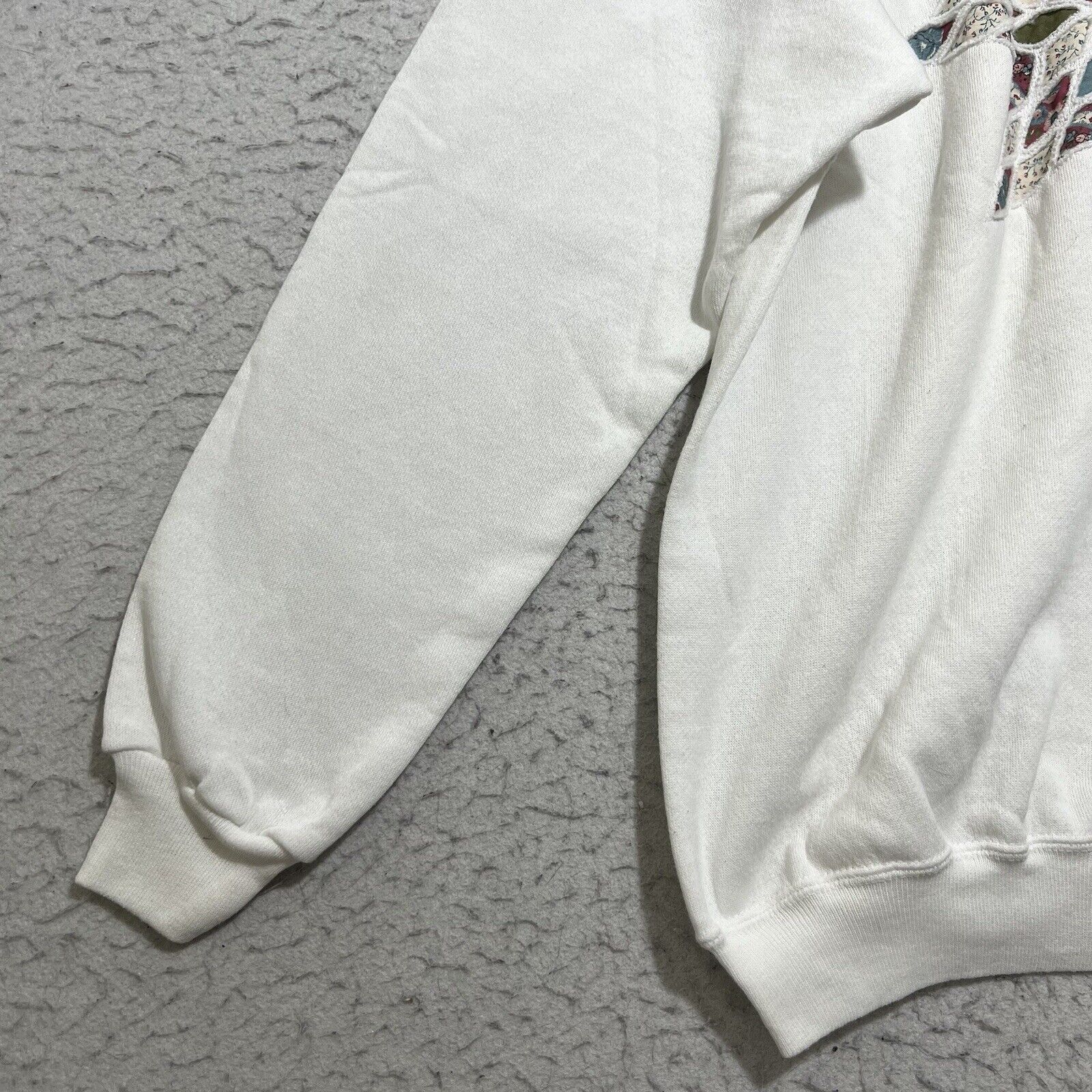 Hanes Vintage Hanes Crewneck Sweatshirt Snowflake Embroidery USA Size XL / US 12-14 / IT 48-50 - 4 Thumbnail