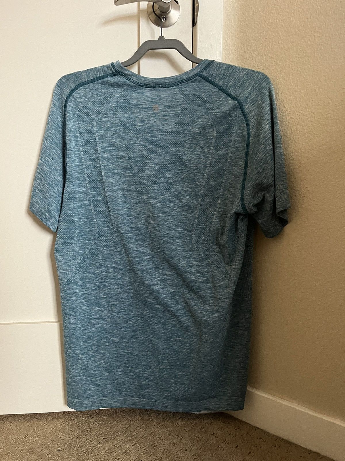 Lululemon Sky Blue Lulu Metal Vent Tech Tee Size US L / EU 52-54 / 3 - 2 Thumbnail
