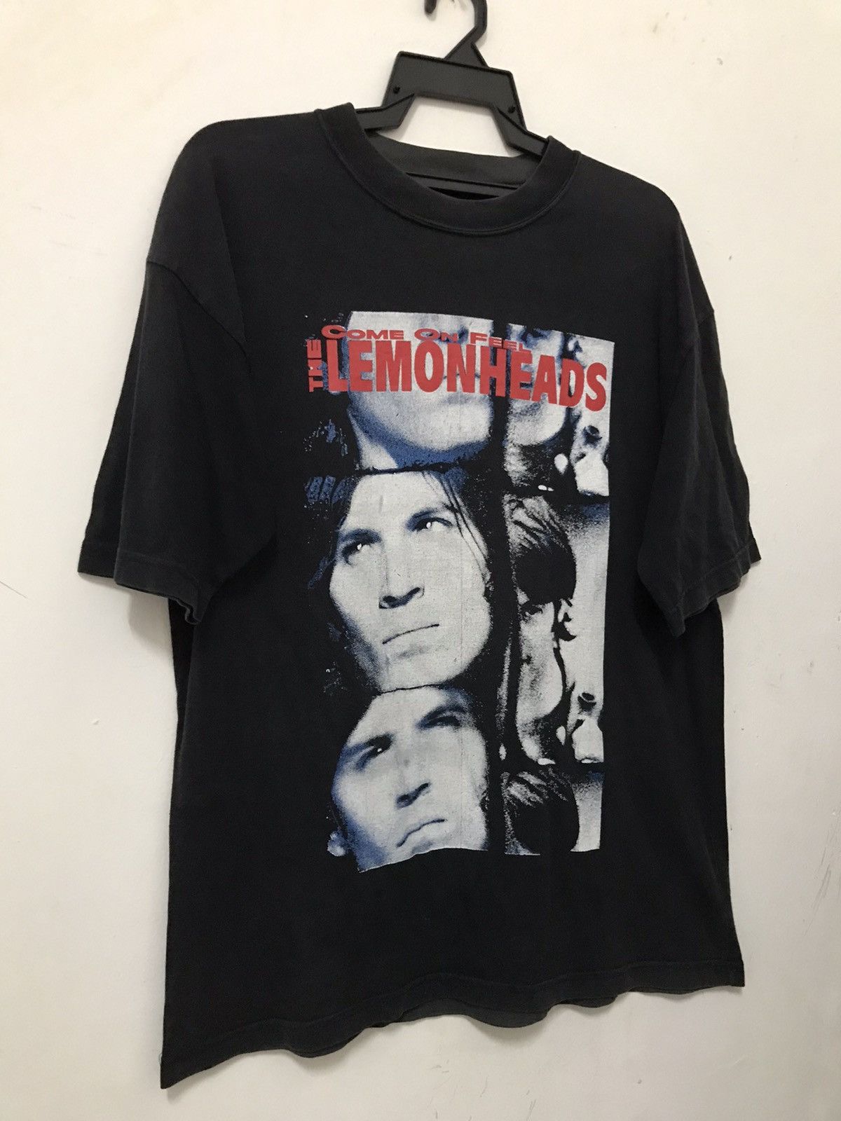 Band Tees Vintage 90s The Lemonheads Come on feel album T-Shirt Size US XL / EU 56 / 4 - 4 Thumbnail
