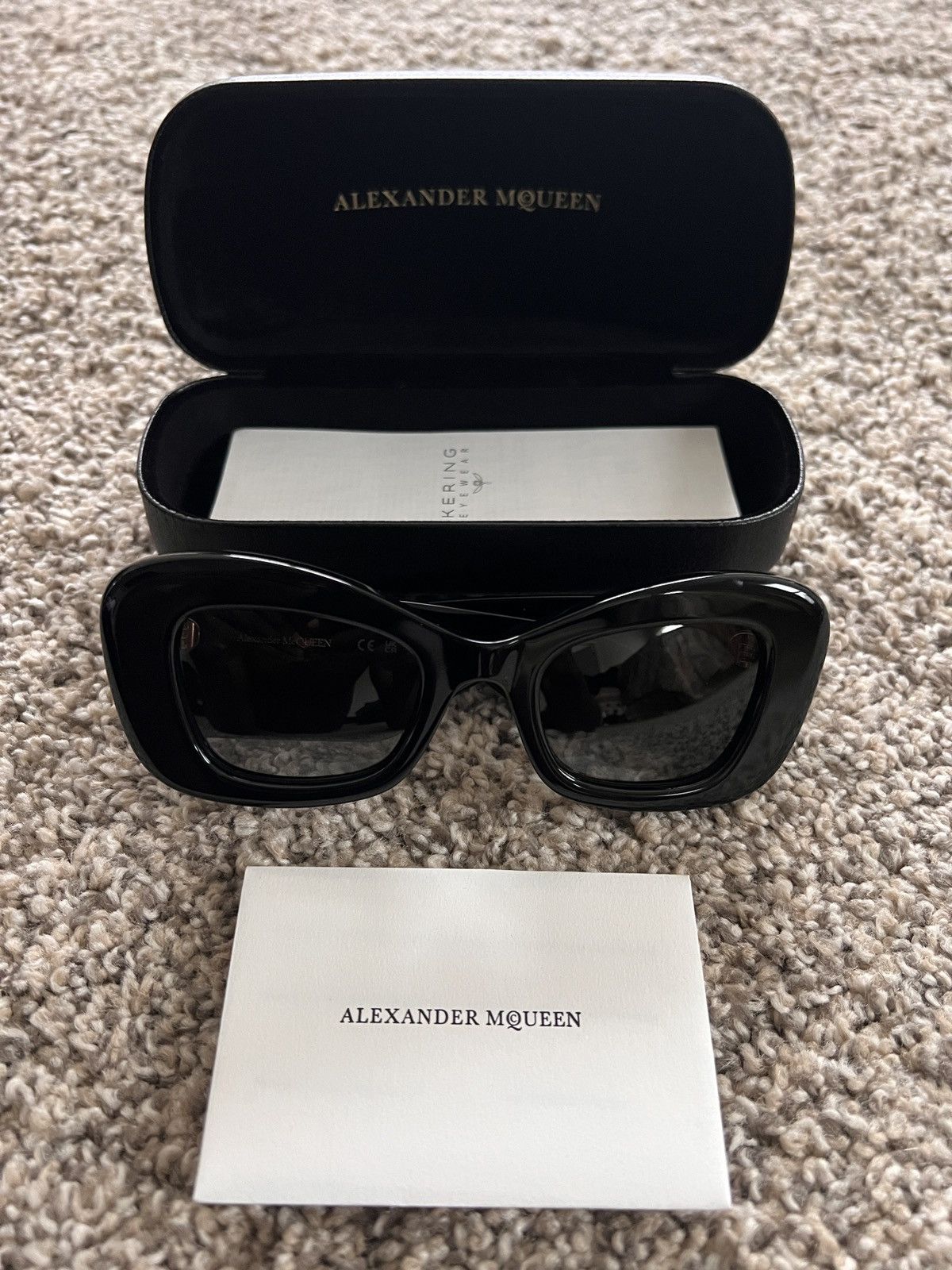 Women's Bold Cat-Eye Sunglasses in Black