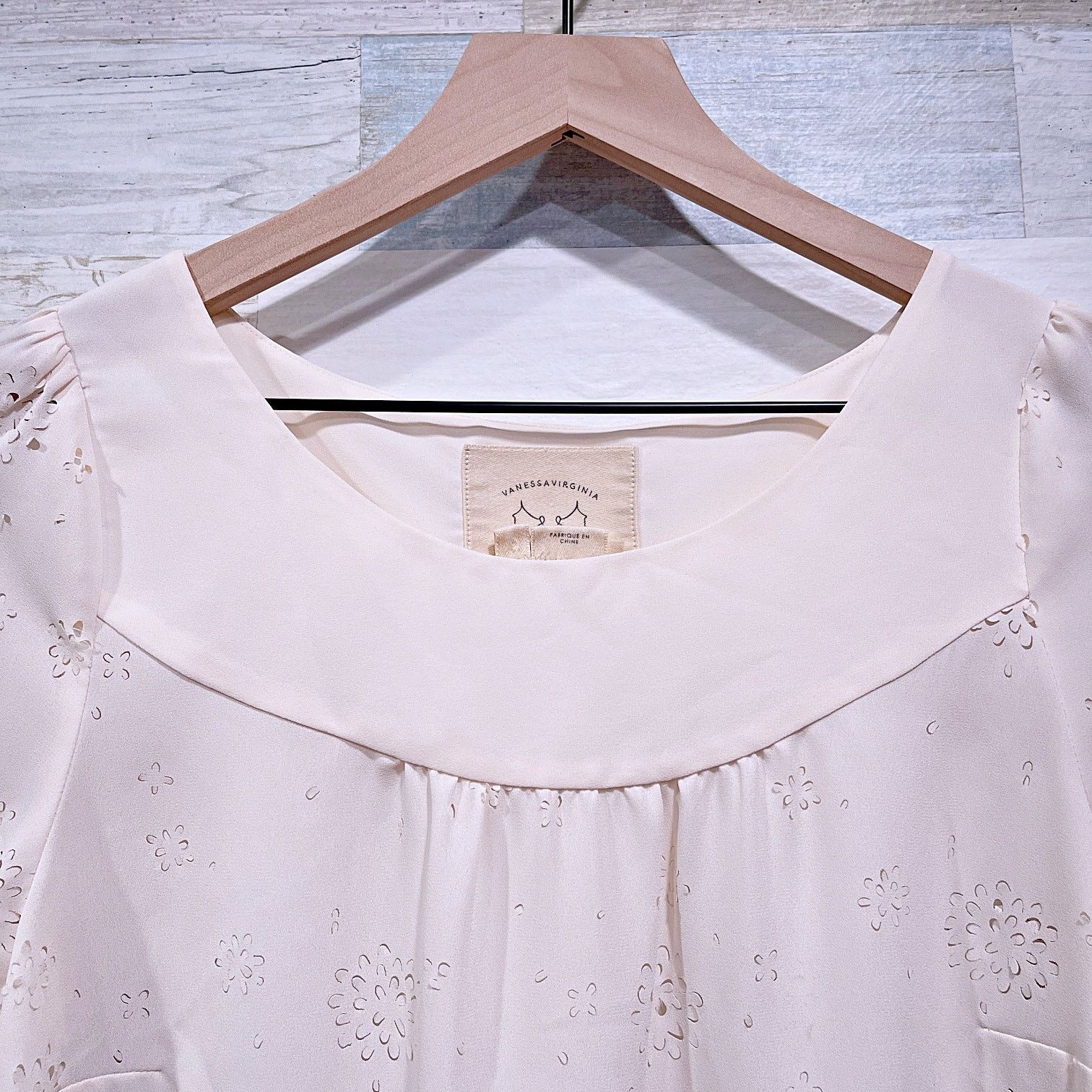 Anthropologie Anthropologie Floral Laser Cut Blouse Cream Womens 4 Size S / US 4 / IT 40 - 2 Thumbnail
