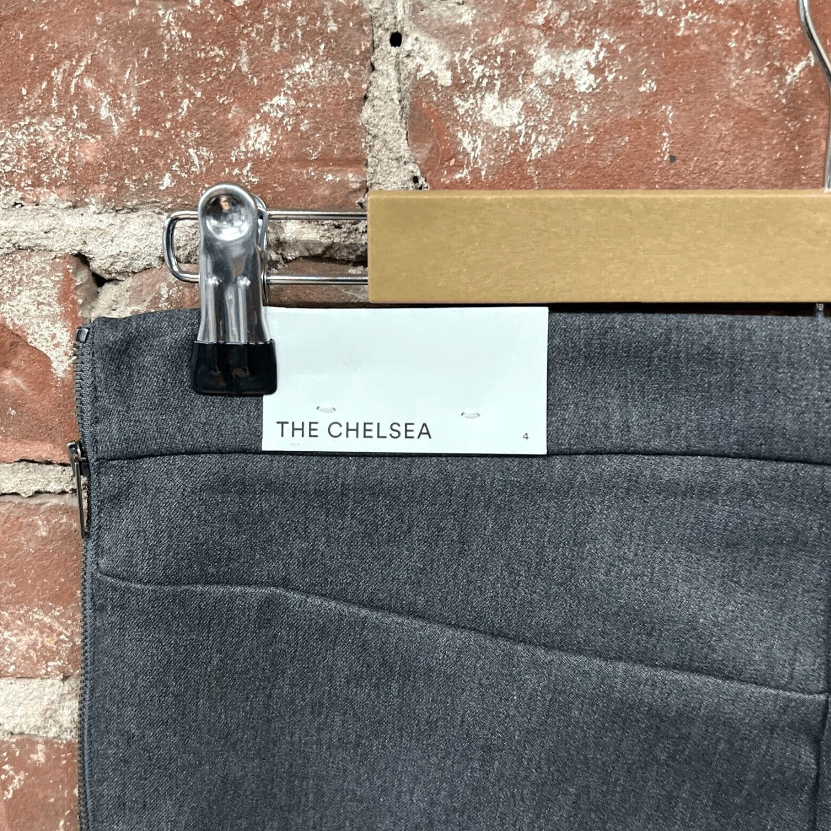Ann Taylor NWT Ann Taylor The Chelsea Pant Sz 4 High Rise Skinny Leg Side Zip Stretch Pants Women Gray Ponte Inseam 28 New Condition Size 27" / US 4 / IT 40 - 4 Thumbnail