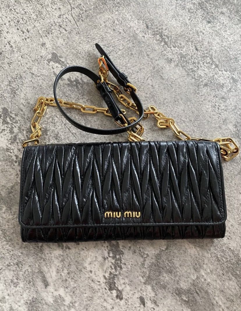 Miu Miu Matelasse wallet on chain Size ONE SIZE - 1 Thumbnail