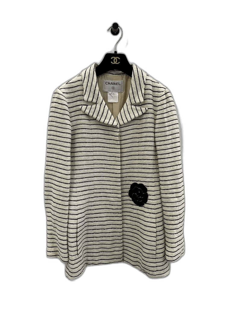 Chanel Classic Chanel Black and Cream Blazer -2505 Size US M / EU 48-50 / 2 - 1 Thumbnail