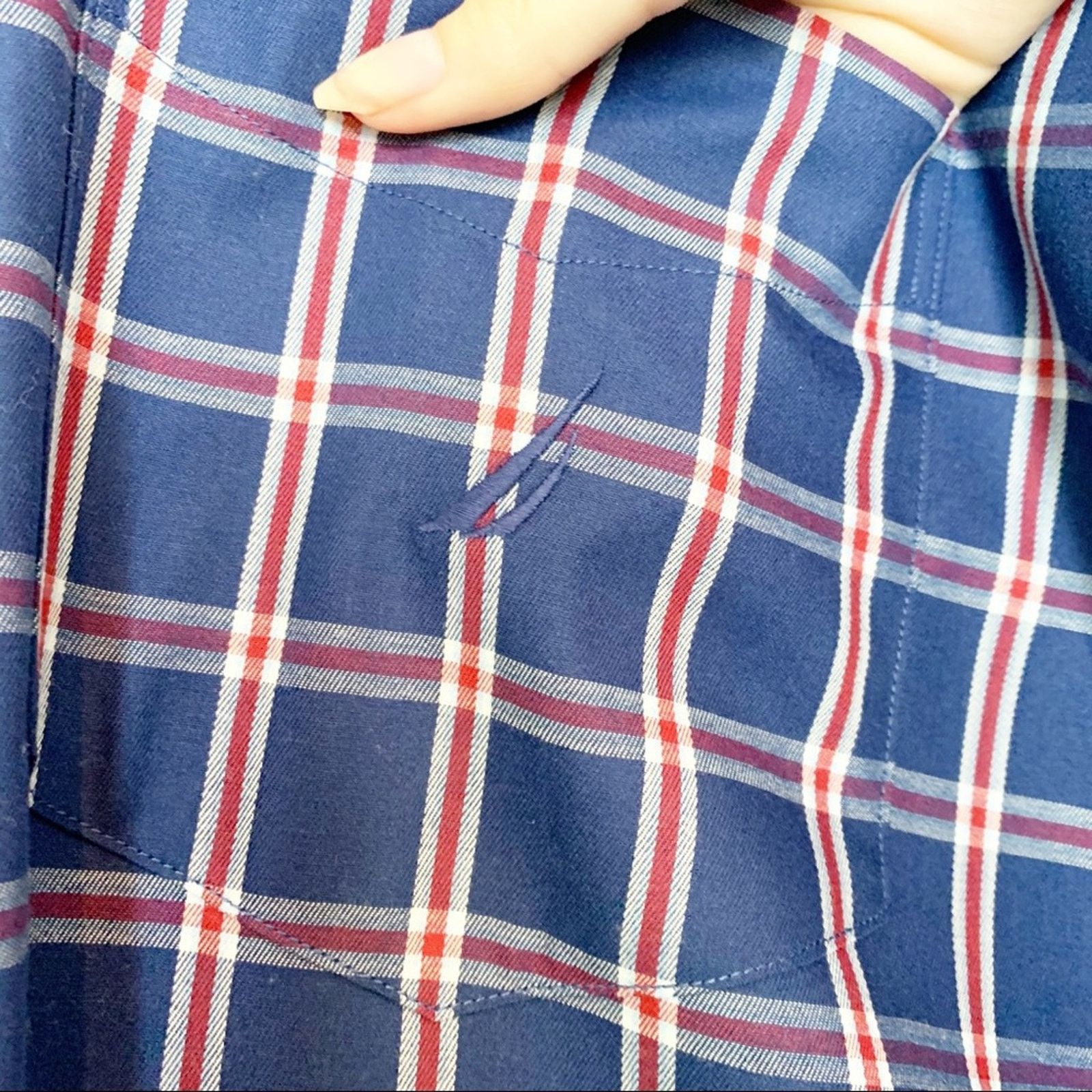 Nautica Nautica Navy White & Red Plaid Button Down Men’s Size Large Size US L / EU 52-54 / 3 - 3 Thumbnail