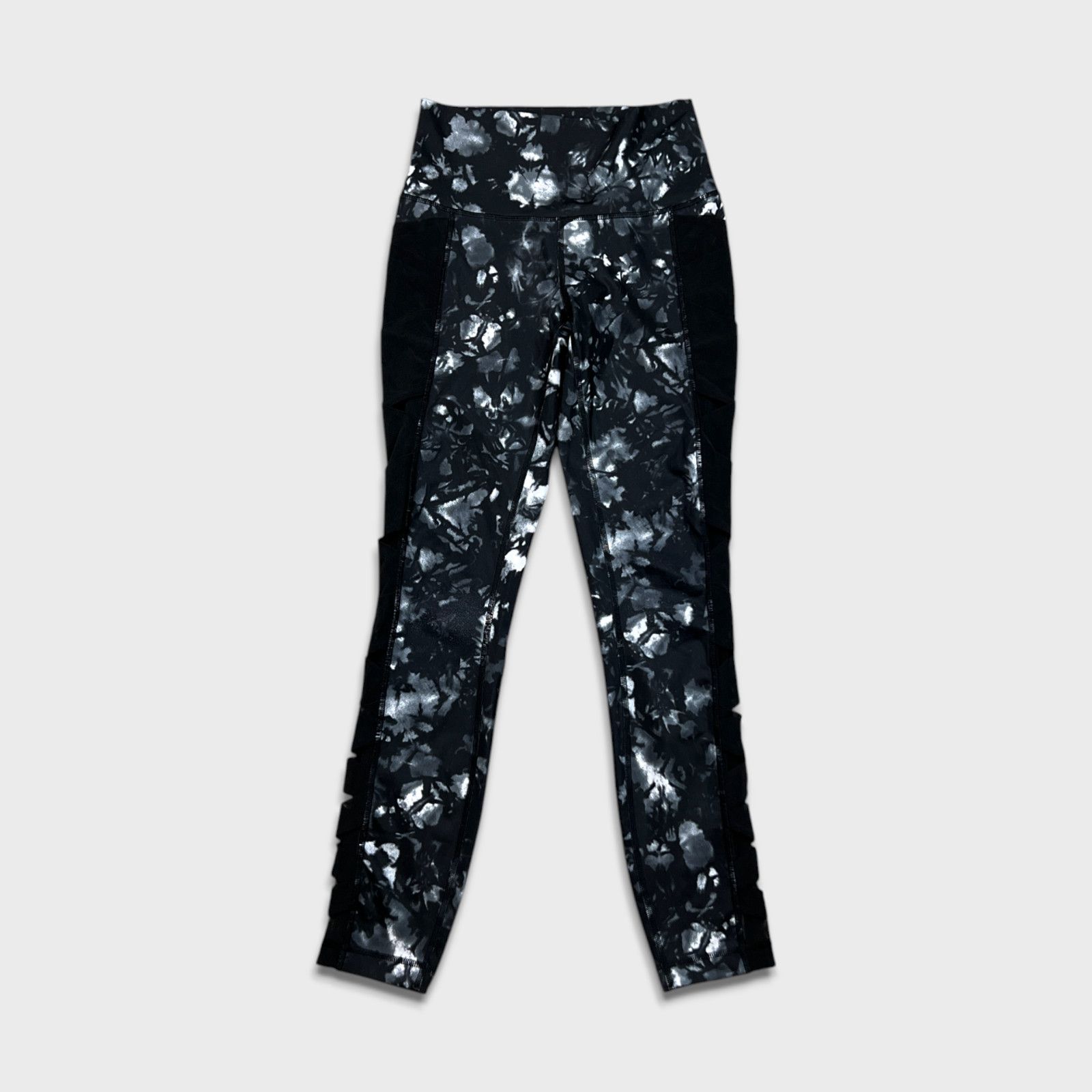 Lululemon Lululemon Rise and Flow Pants Dusk Full On Luxtreme Leggings Size 27" / US 4 / IT 40 - 1 Thumbnail