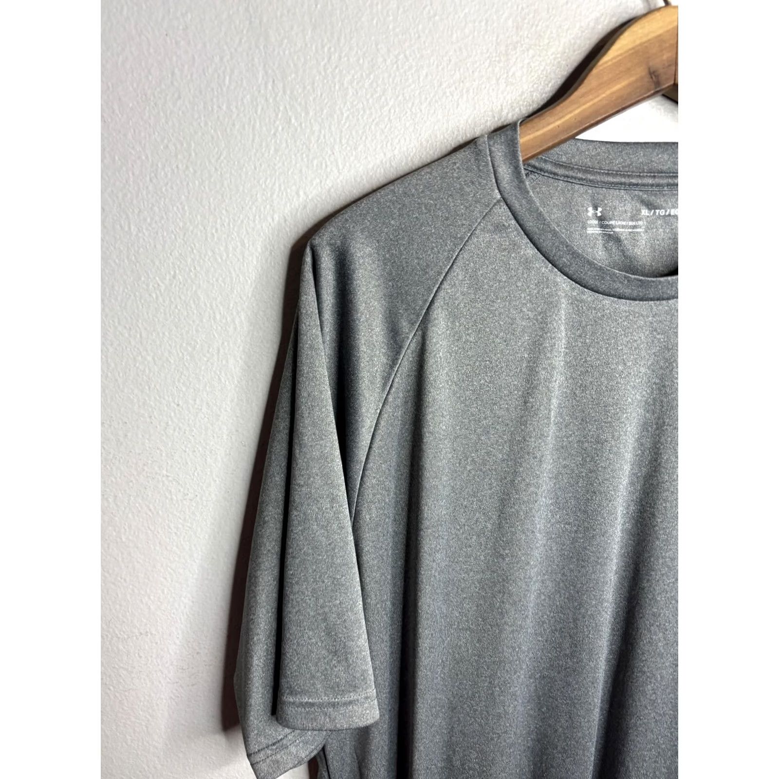 Under Armour Under Armour Shirt Mens XL Gray Short Sleeve Raglan Loose Fit Training Shirt T-Shirt Crew Neck Sports Moisture Wicking Size US XL / EU 56 / 4 - 2 Thumbnail